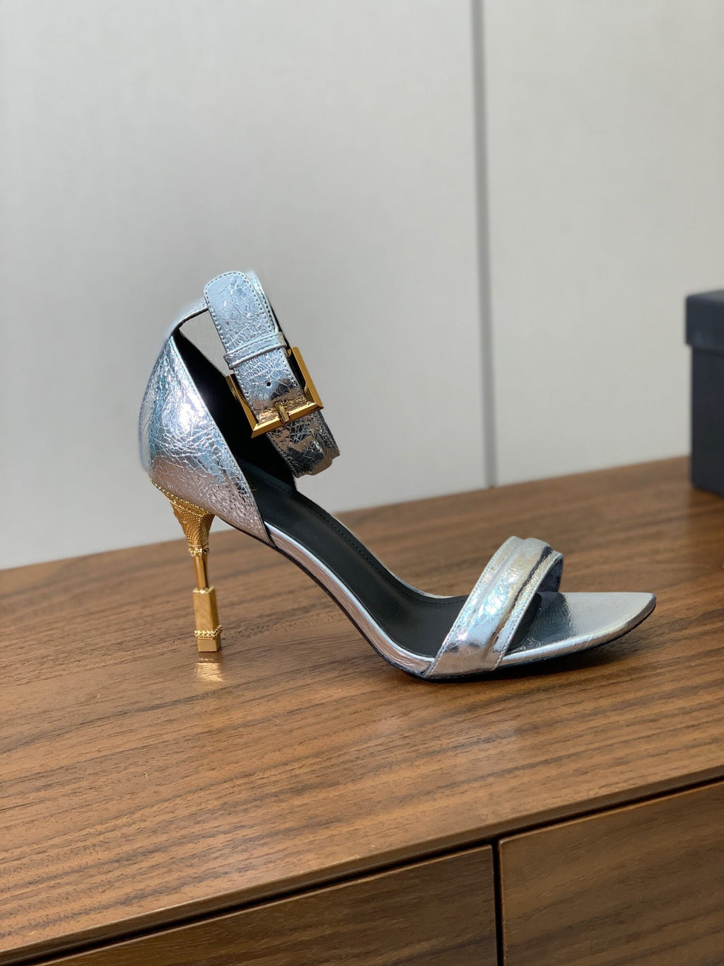 BALMAIN 25S SQUARE STRAP HIGH HEELS 100MM IN SILVER CALFSKIN