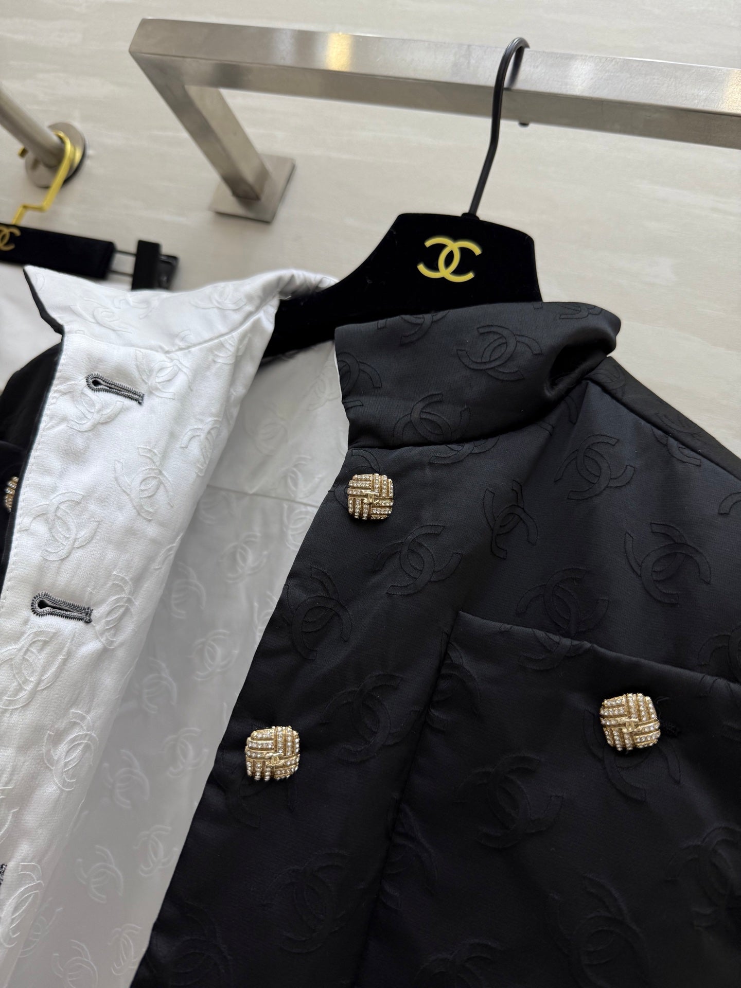 CHANEL 25S COAT STYLE 179