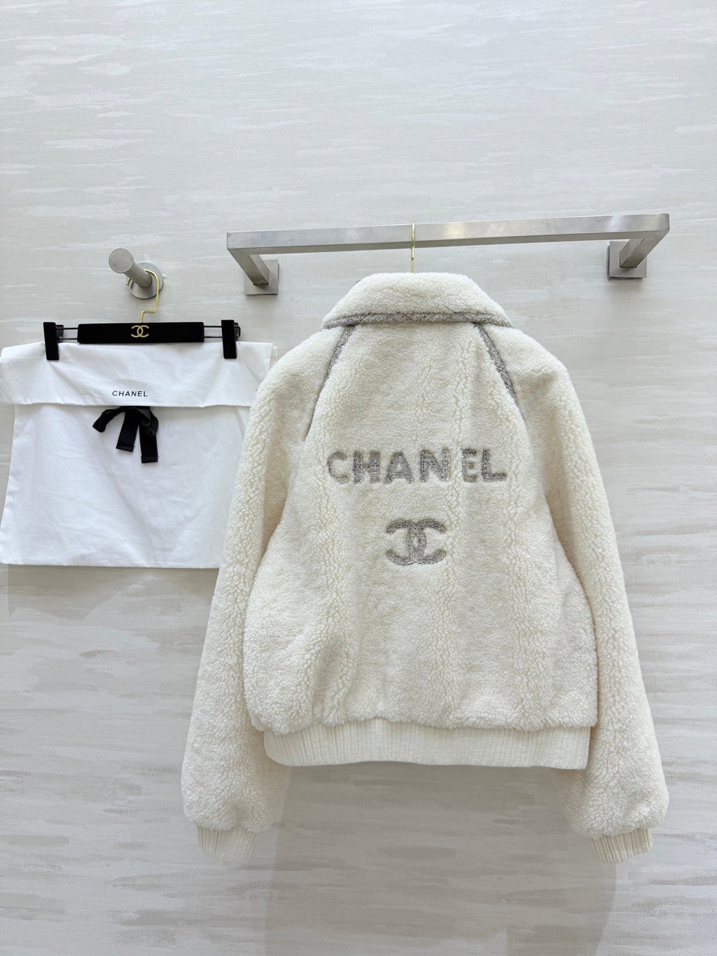 CHANEL 25S SHEARLING COLLAR JACKET 473