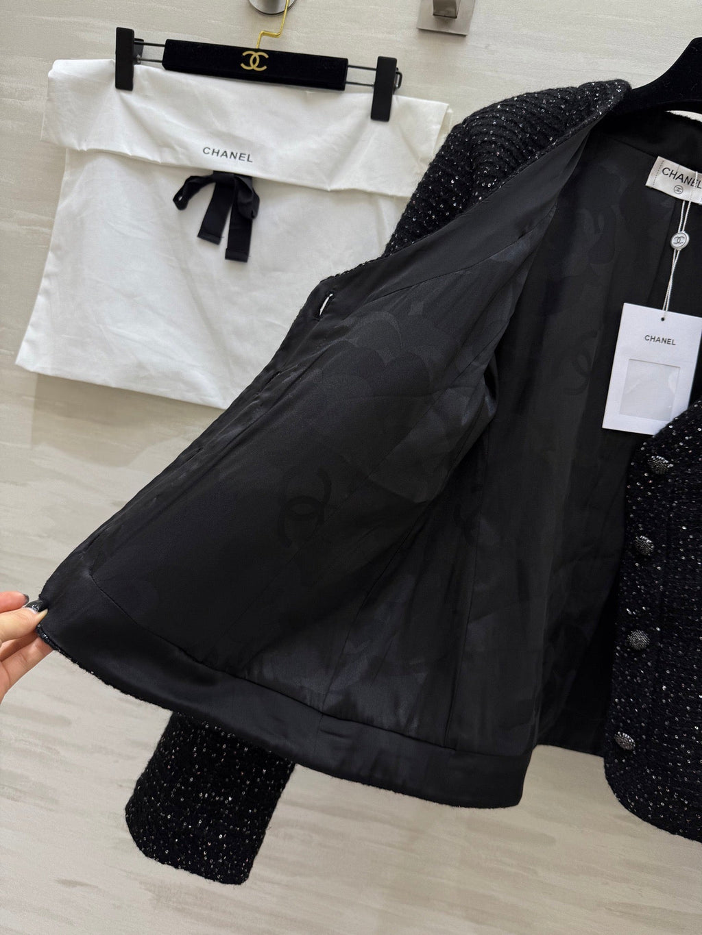 CHANEL 25S SEQUIN-EMBELLISHED TWEED JACKET 476