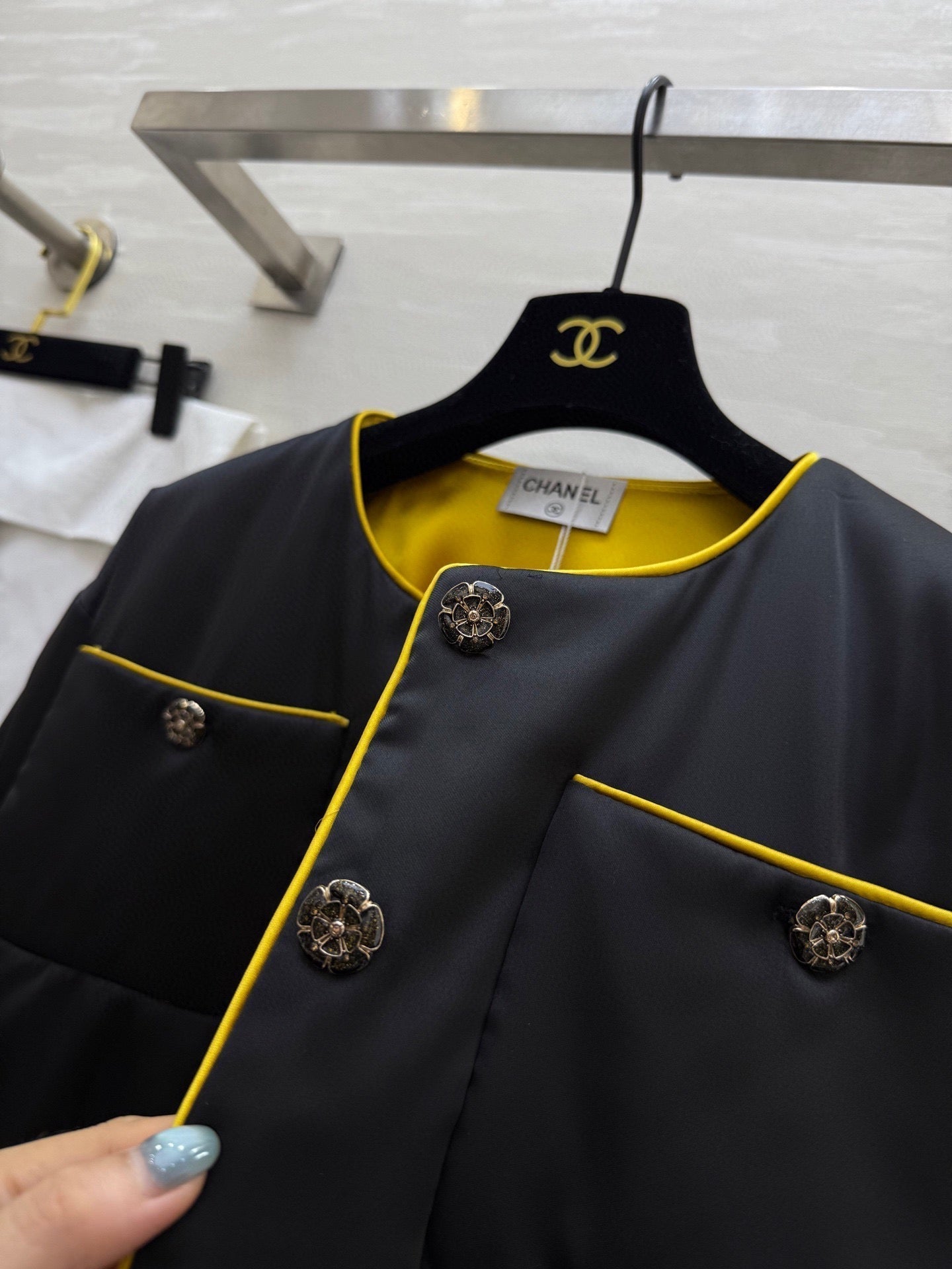 CHANEL 25S JACKET 484