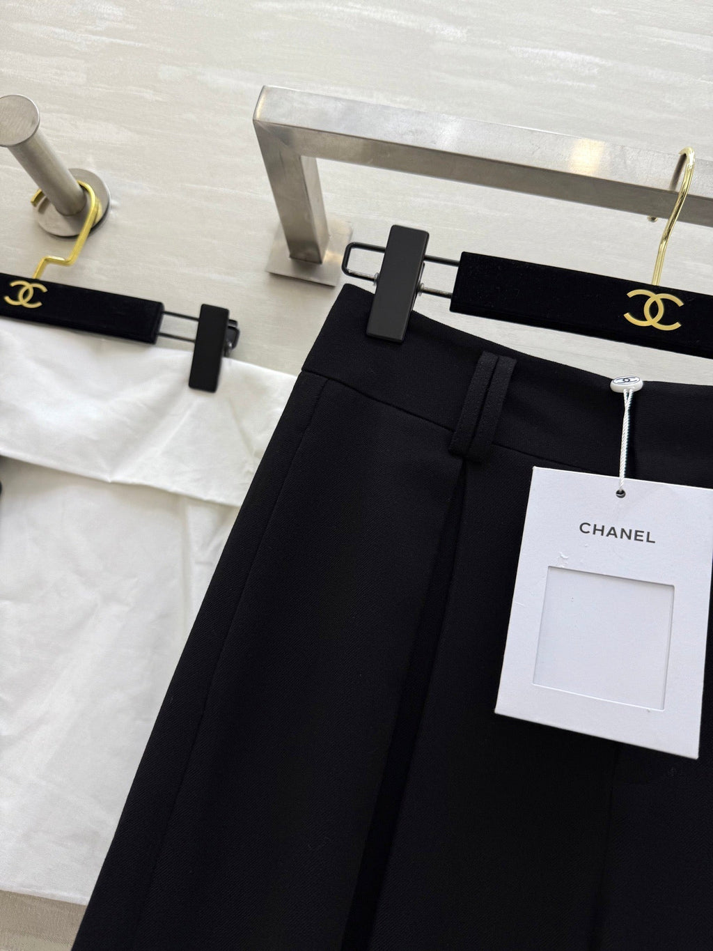 CHANEL 25S WIDE-LEG STRAIGHT PANTS 637