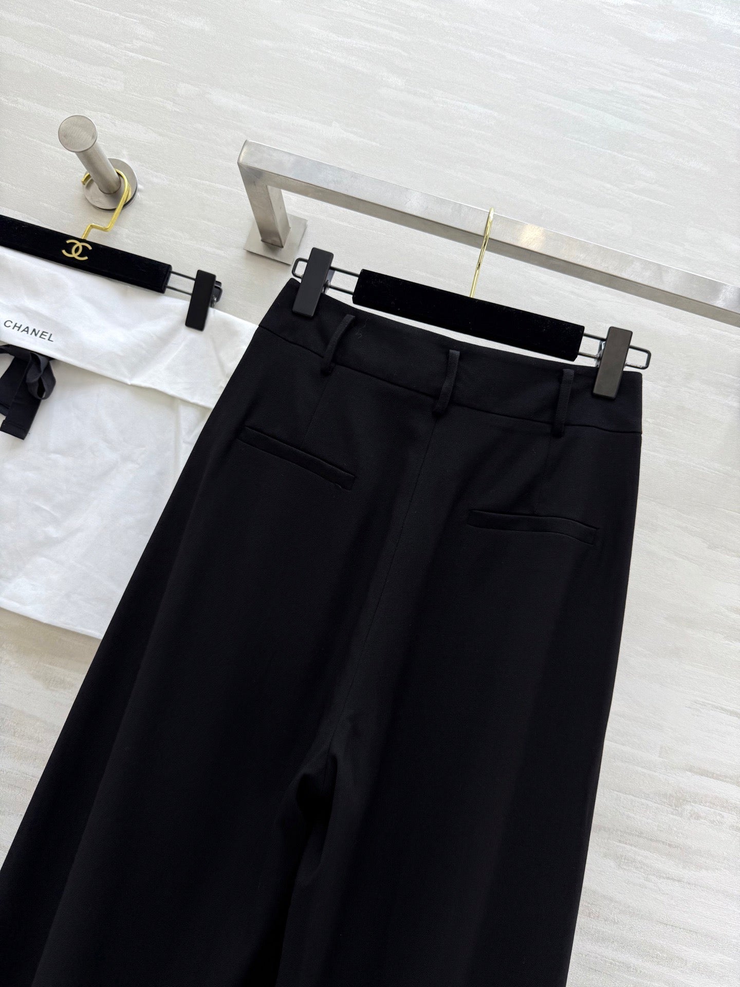 CHANEL 25S WIDE-LEG STRAIGHT PANTS 637