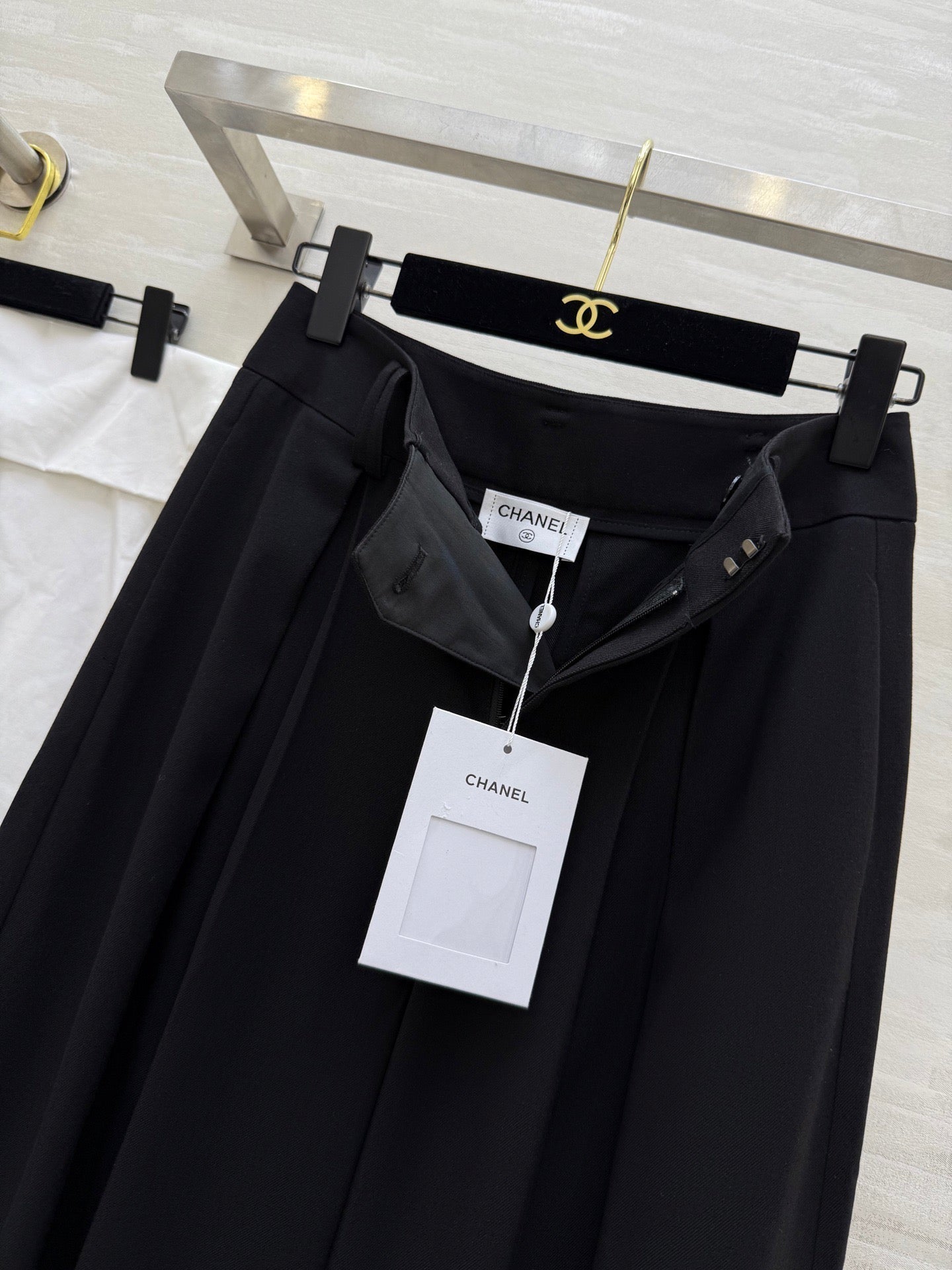CHANEL 25S WIDE-LEG STRAIGHT PANTS 637