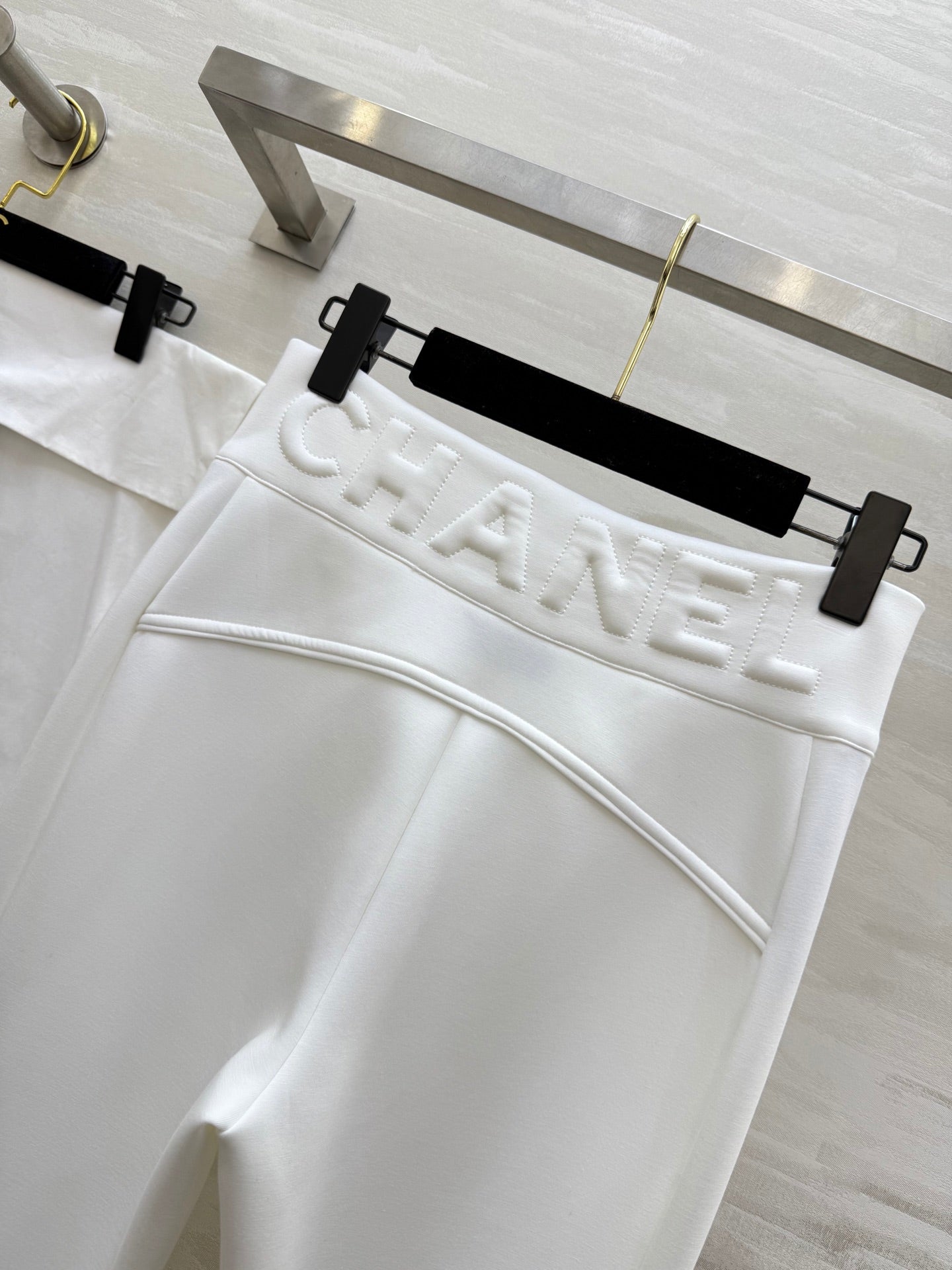 CHANEL 26S SLIM-FIT SWEATPANTS 745