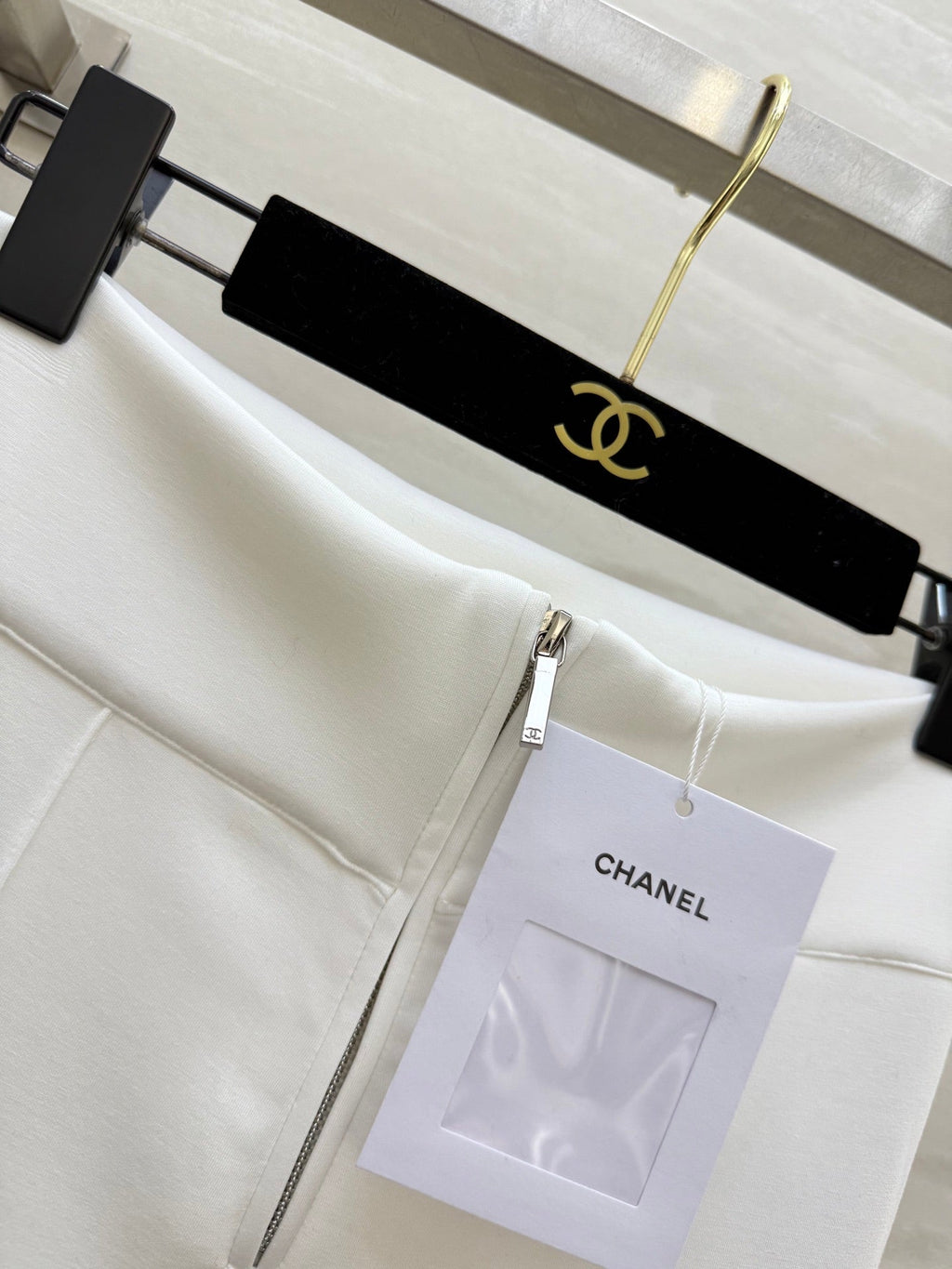 CHANEL 26S SLIM-FIT SWEATPANTS 745