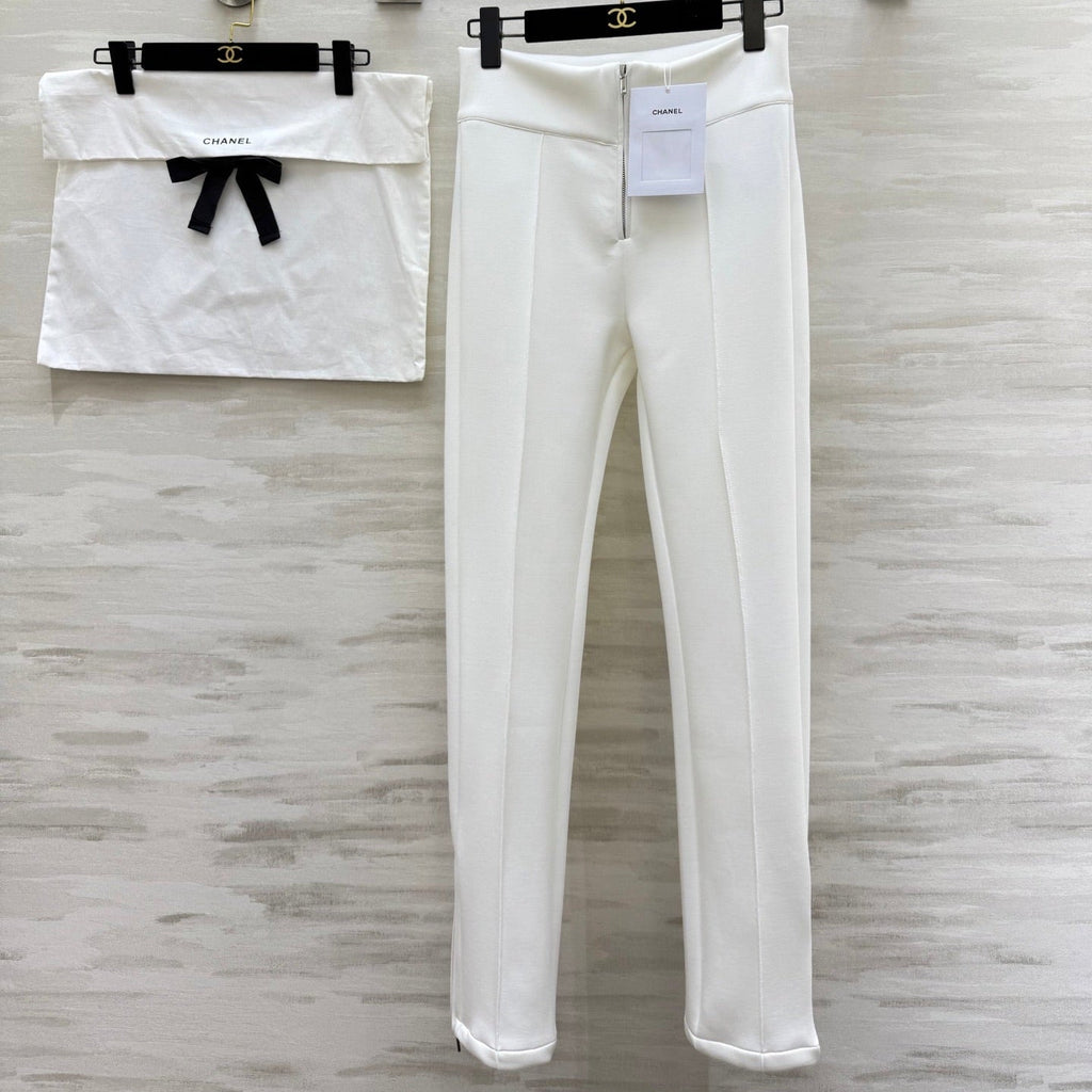 CHANEL 26S SLIM-FIT SWEATPANTS 745