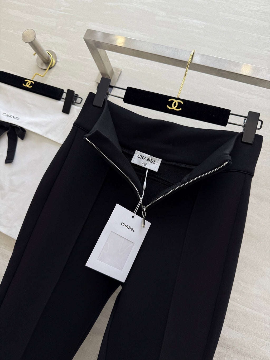 CHANEL 26S SLIM-FIT SWEATPANTS 744