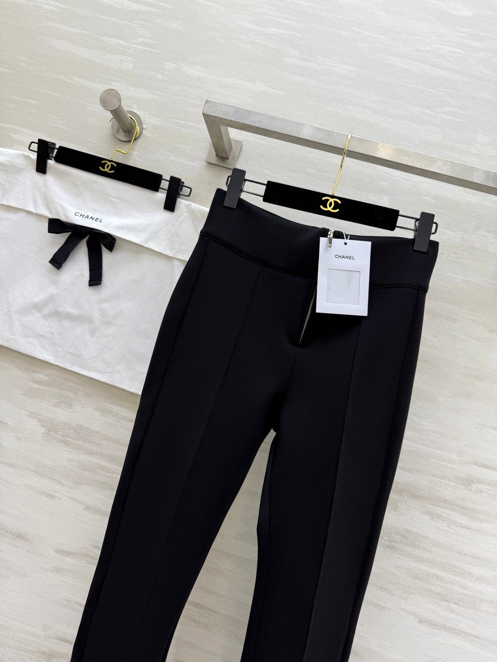 CHANEL 26S SLIM-FIT SWEATPANTS 744
