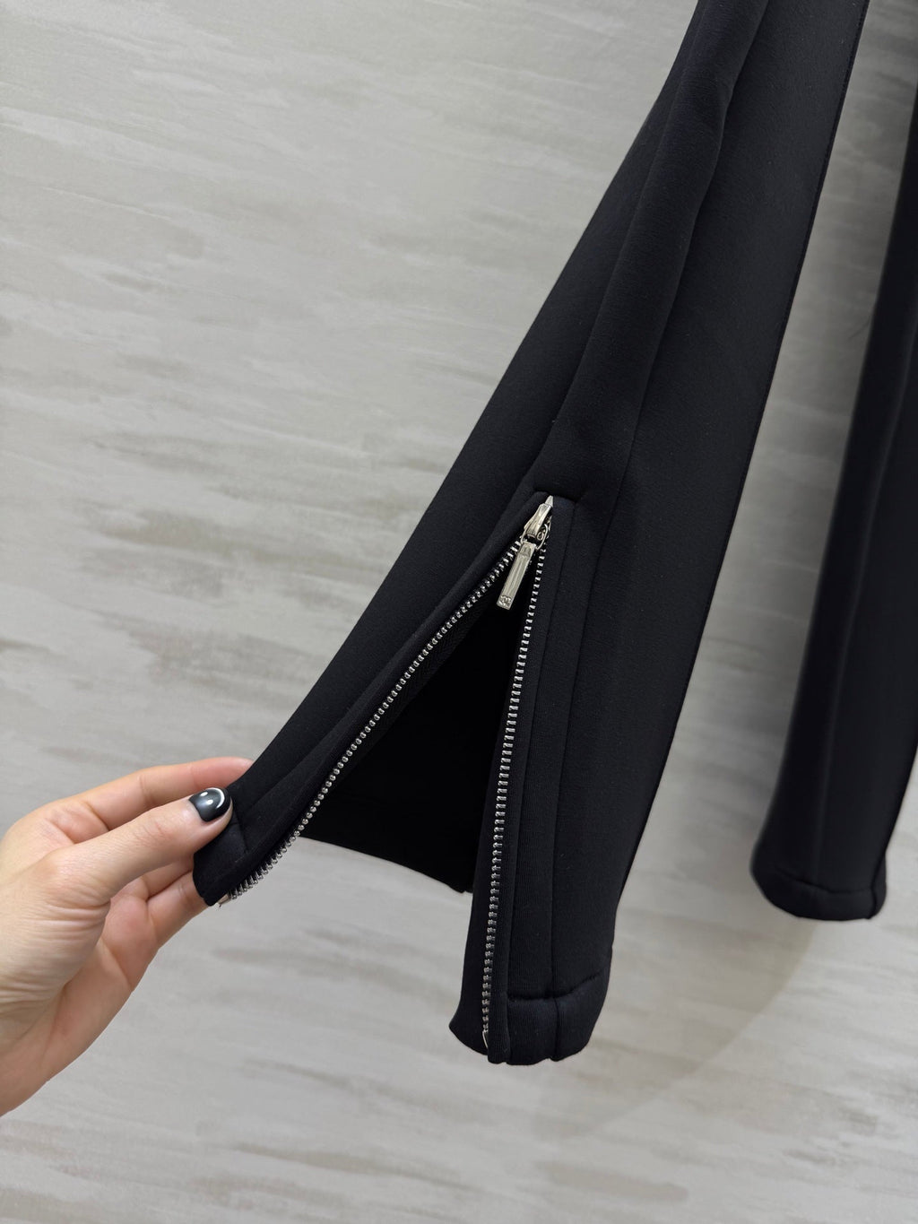 CHANEL 26S SLIM-FIT SWEATPANTS 744