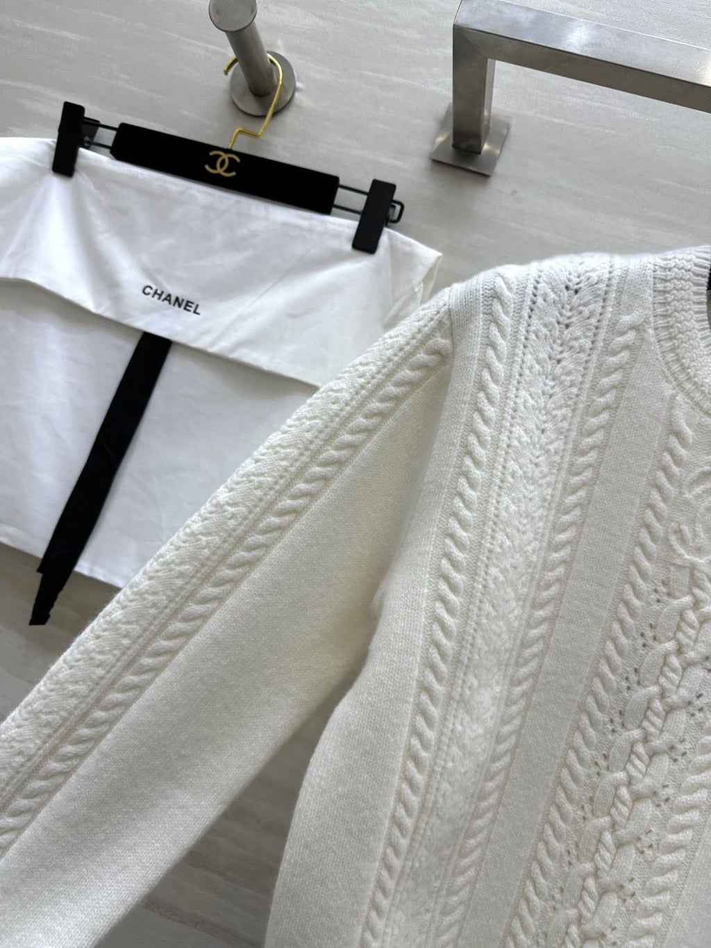 CHANEL 26S SWEATER 677