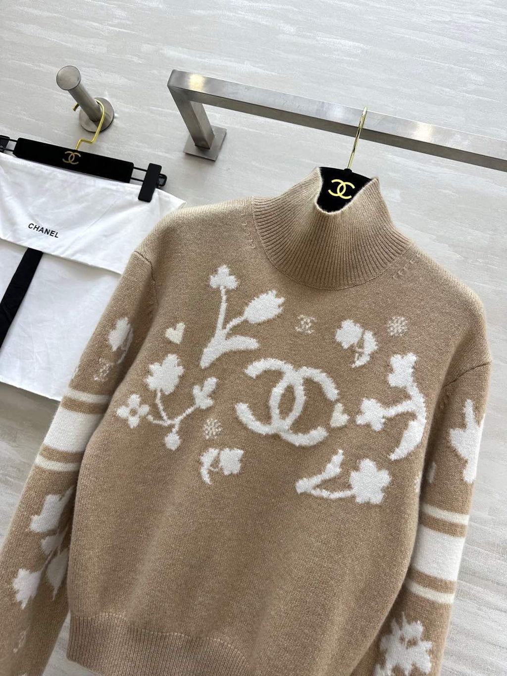CHANEL 26S TURTLENECK SWEATER 676