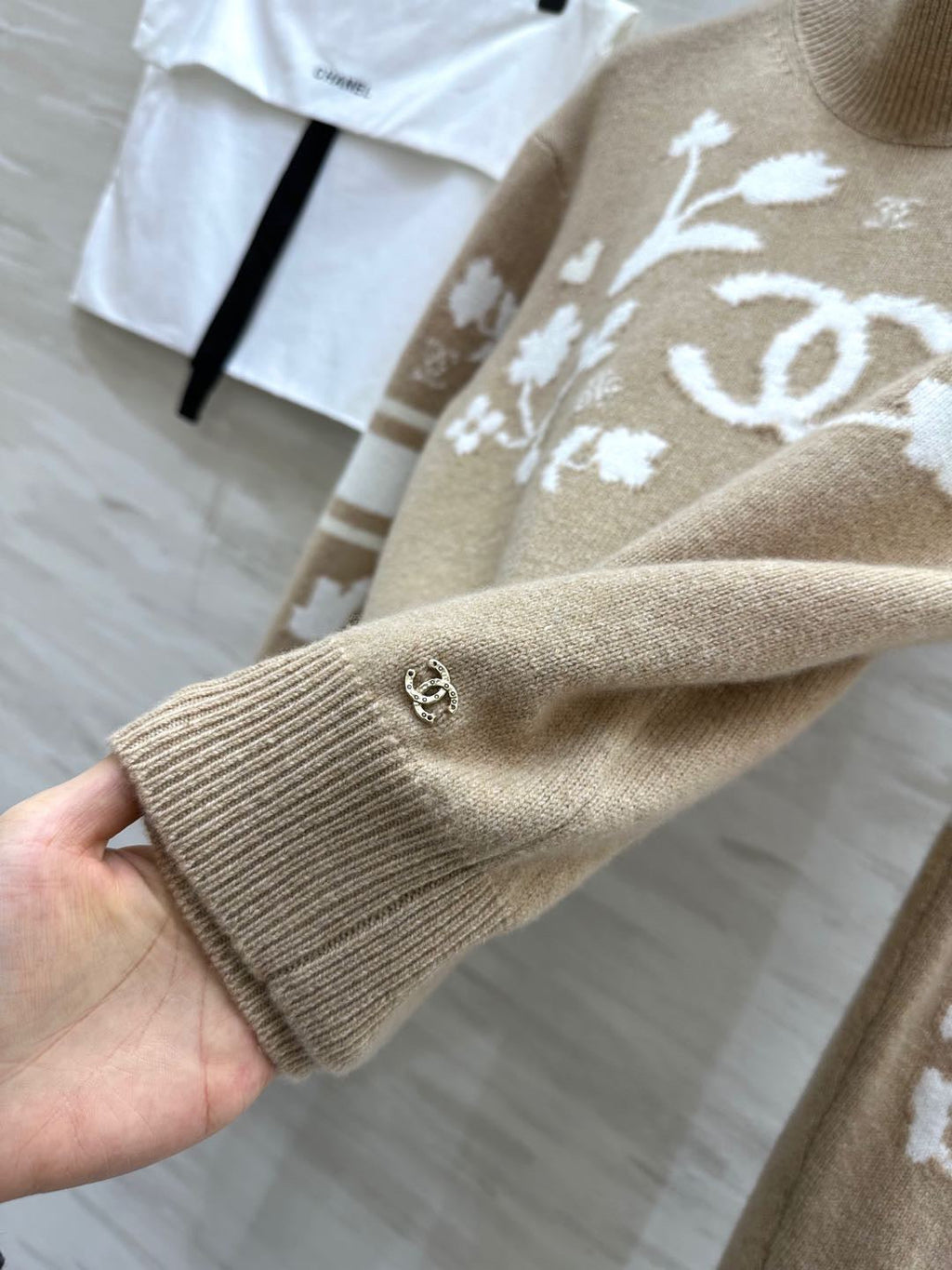 CHANEL 26S TURTLENECK SWEATER 676