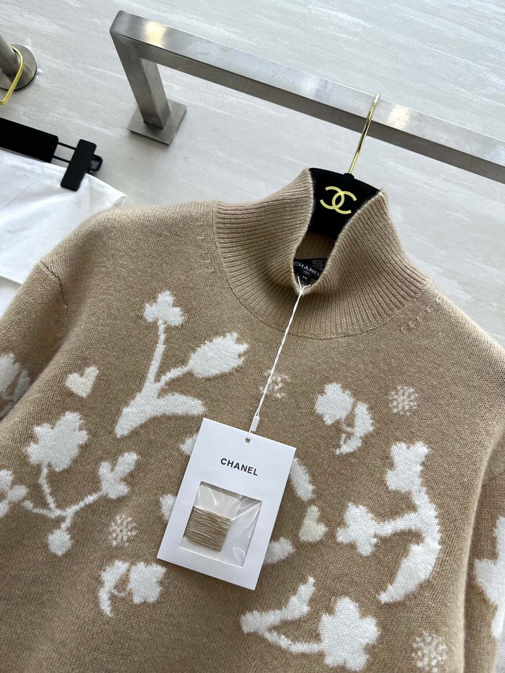 CHANEL 26S TURTLENECK SWEATER 676