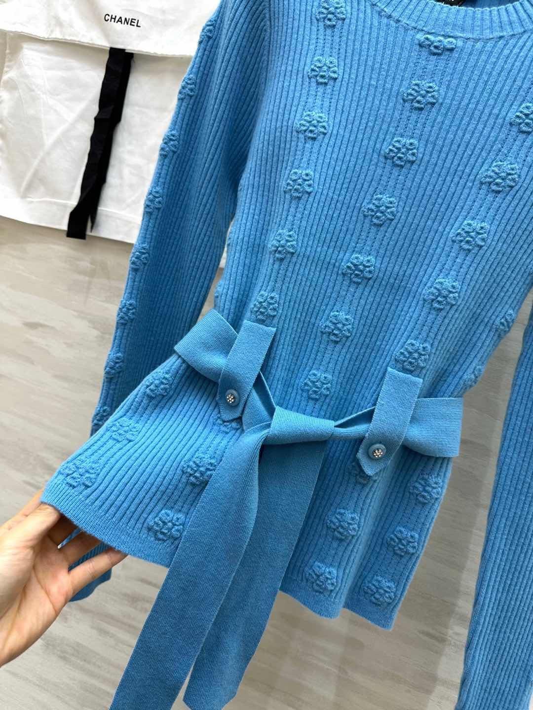 CHANEL 26S SWEATER 675