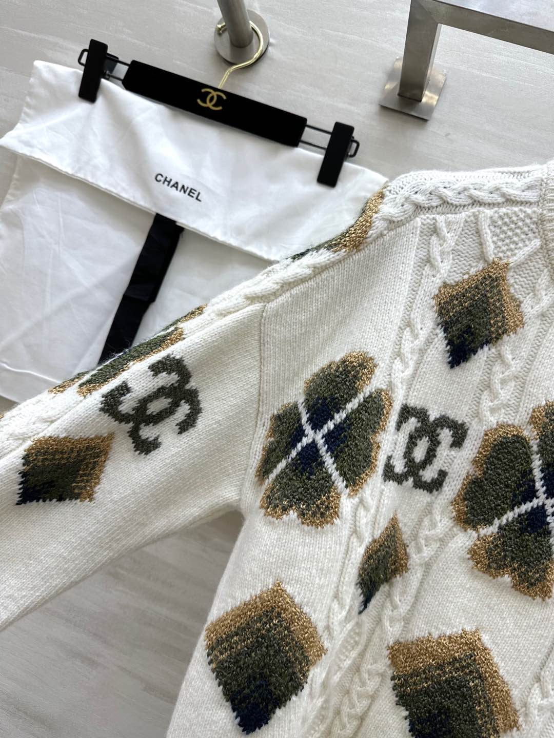 CHANEL 26S SWEATER 674