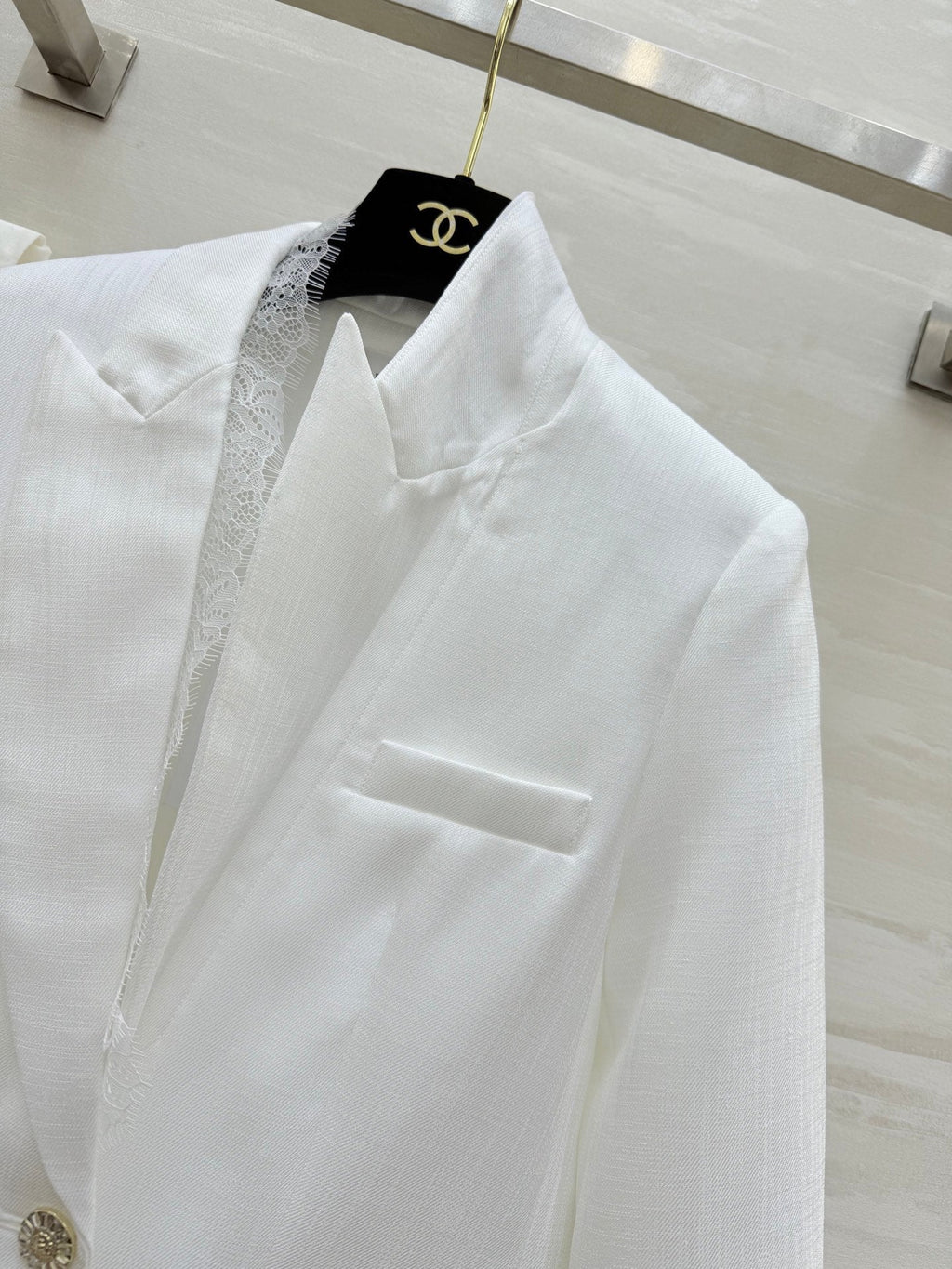 CHANEL 26S LACE-TRIMMED BLAZER 811