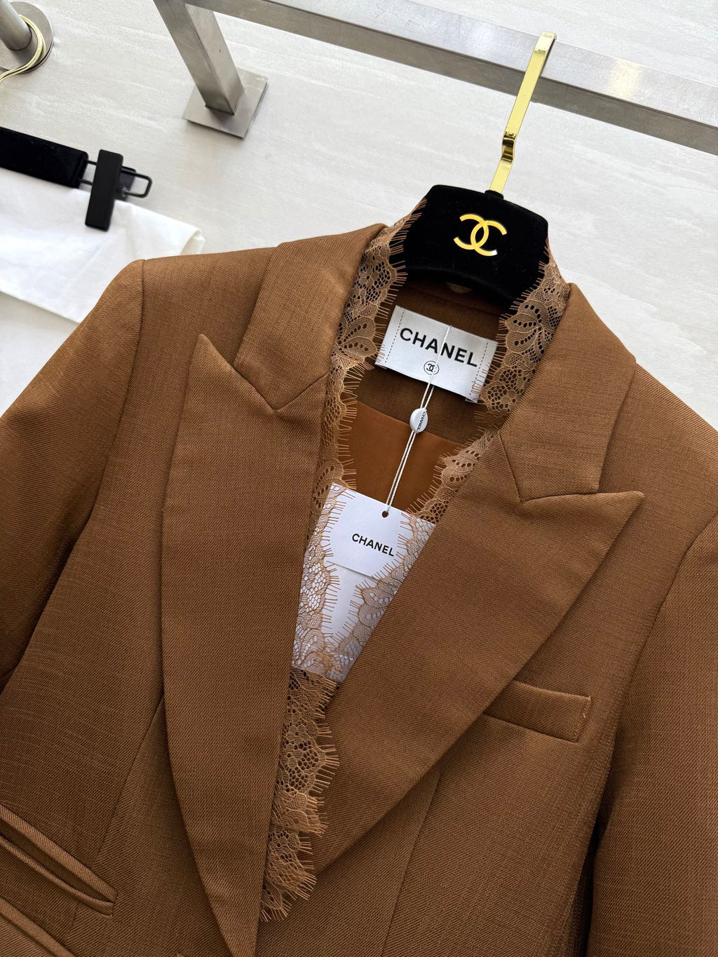 CHANEL 26S LACE-TRIMMED BLAZER 810