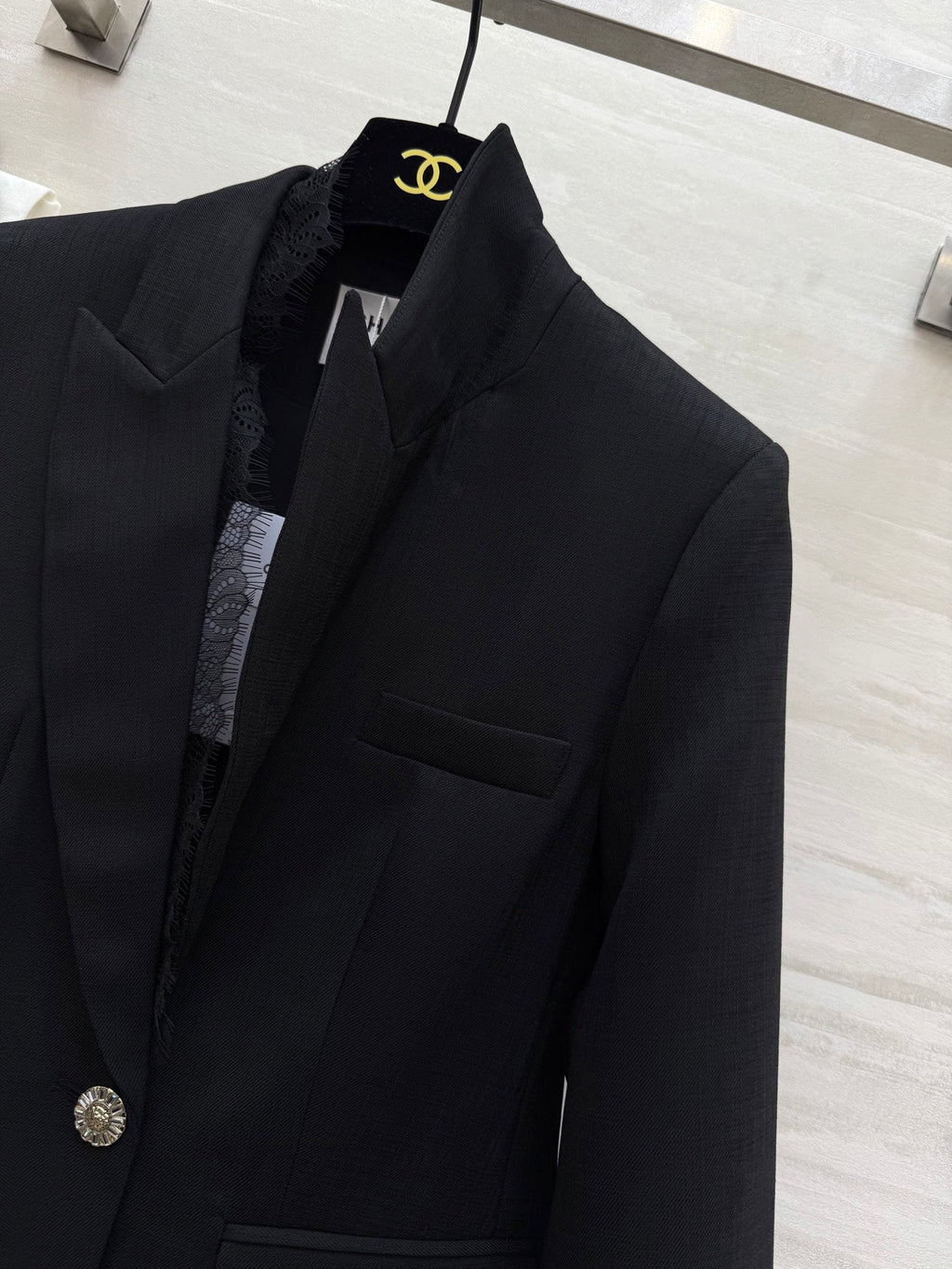 CHANEL 26S LACE-TRIMMED BLAZER 809