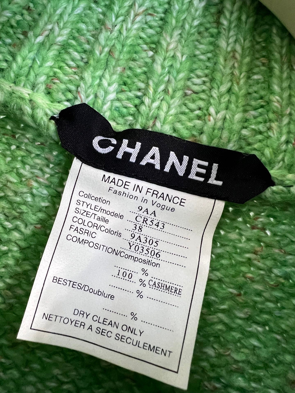 CHANEL 25S KNITTED CARDIGAN 233199
