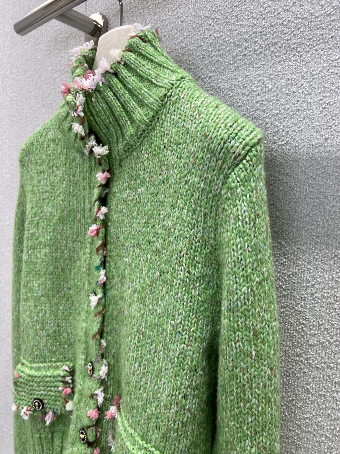 CHANEL 25S KNITTED CARDIGAN 233199