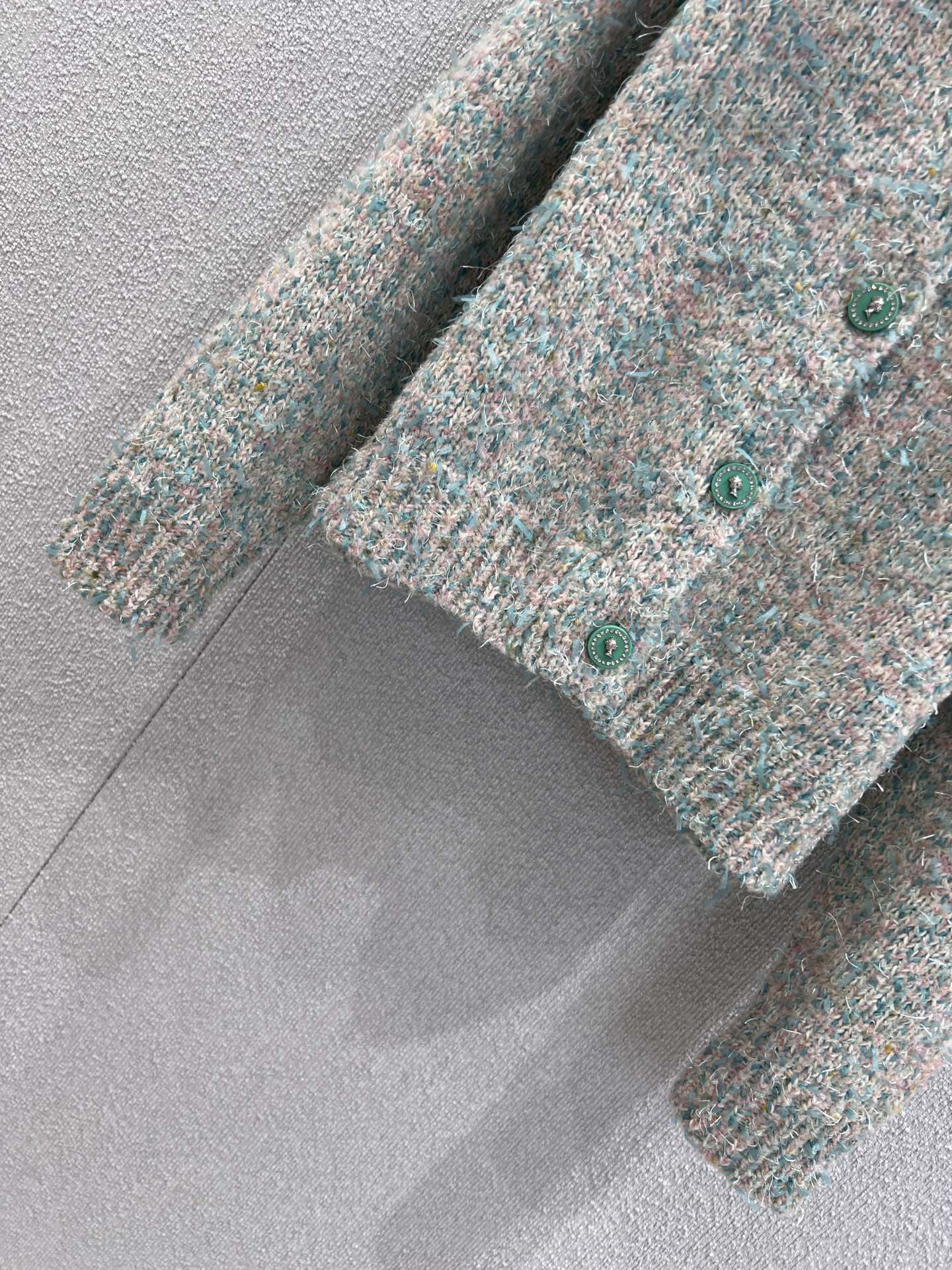 CHANEL 25S KNITTED CARDIGAN 233340
