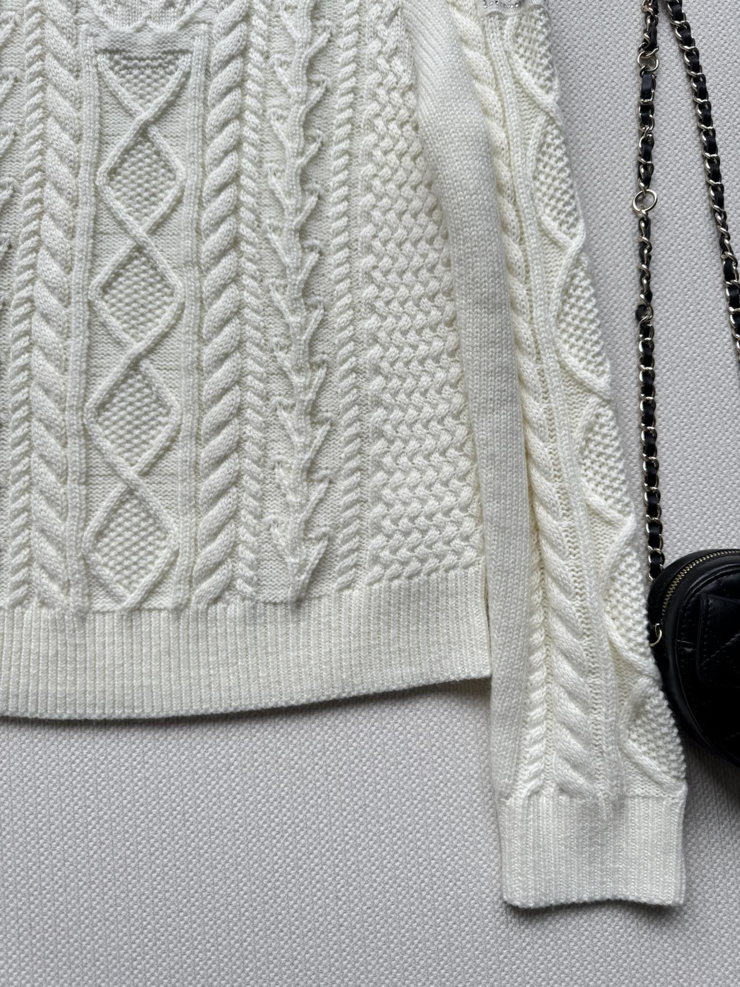 CHANEL 26S SWEATER 692