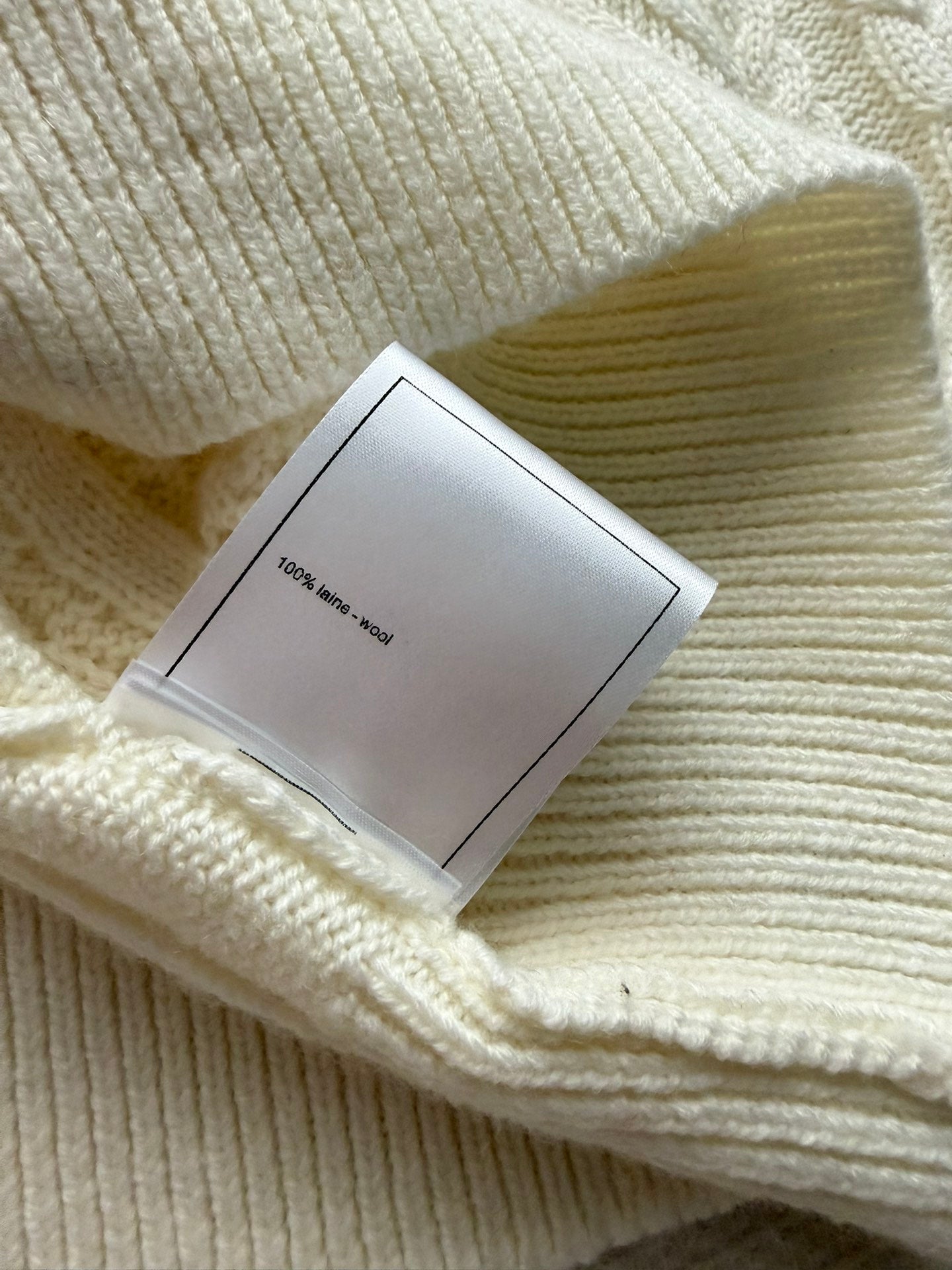 CHANEL 26S SWEATER 723