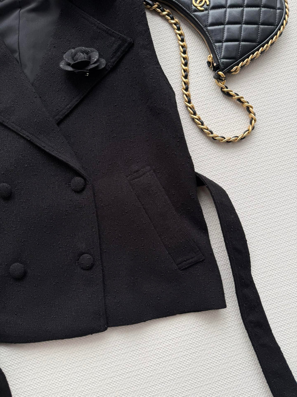 CHANEL 26S SLEEVELESS BLAZER 706