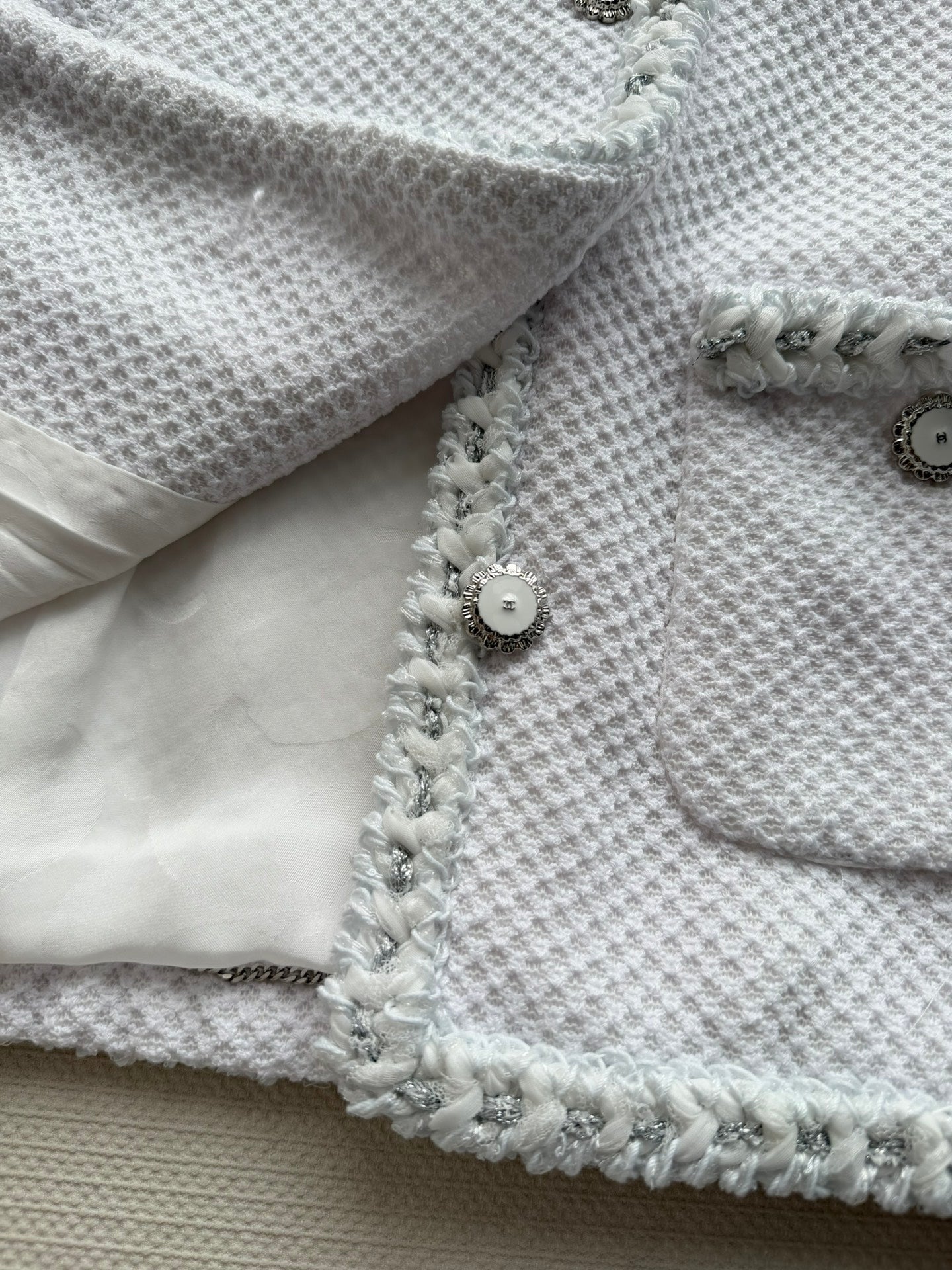 CHANEL 26S CREWNECK JACKET 704