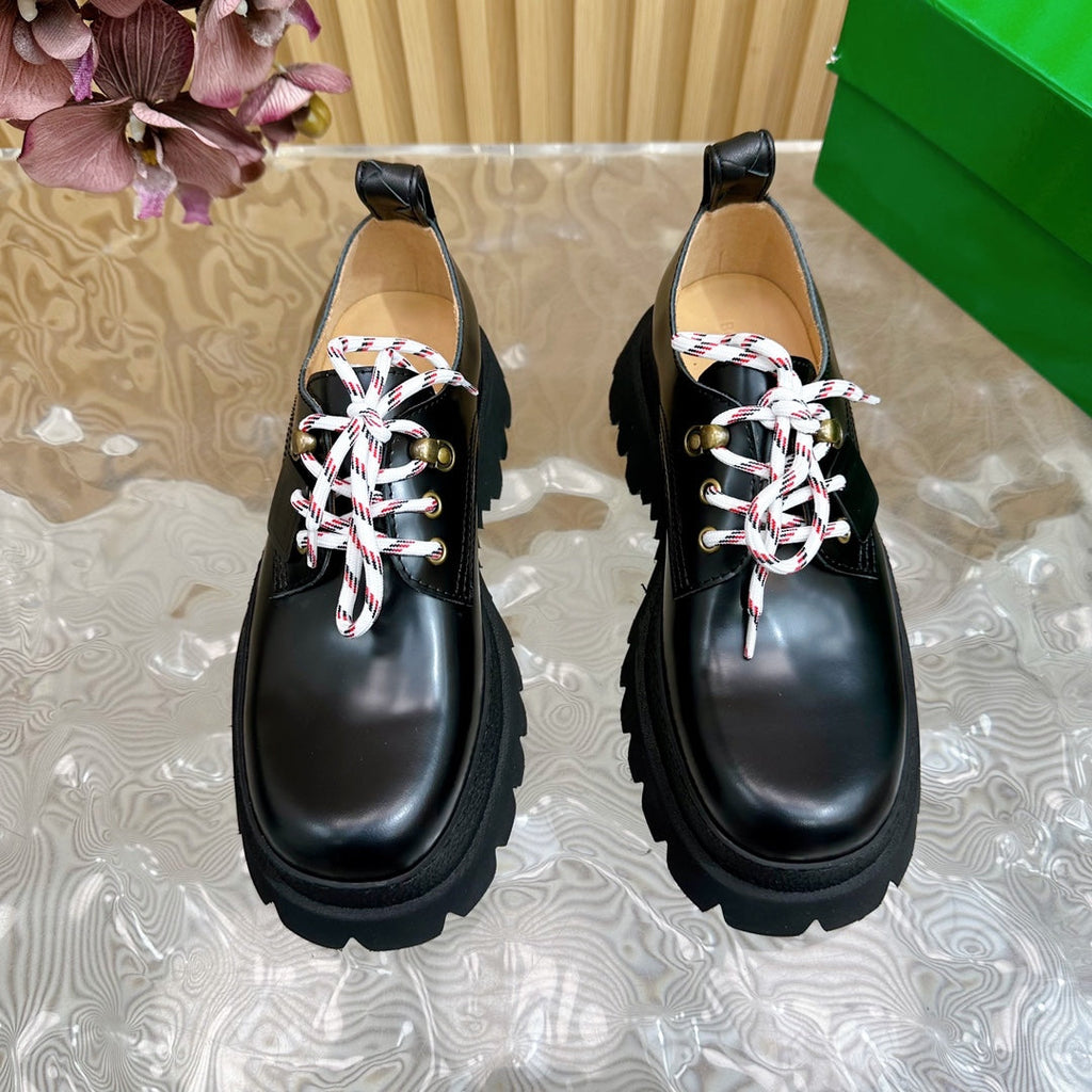 BOTTEGA VENETA HADDOCK LACE-UP SHOE IN BLACK CALFSKIN