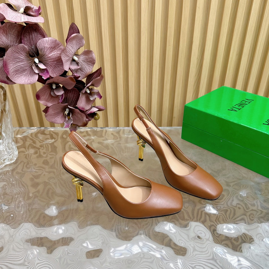 BOTTEGA VENETA KNOT PUMP 9 CM IN BRONZE BROWN CALFSKIN WITH GOLD FINISHED METAL HEEL