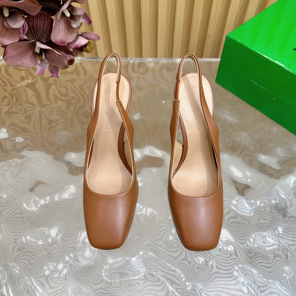 BOTTEGA VENETA KNOT PUMP 9 CM IN BRONZE BROWN CALFSKIN WITH GOLD FINISHED METAL HEEL