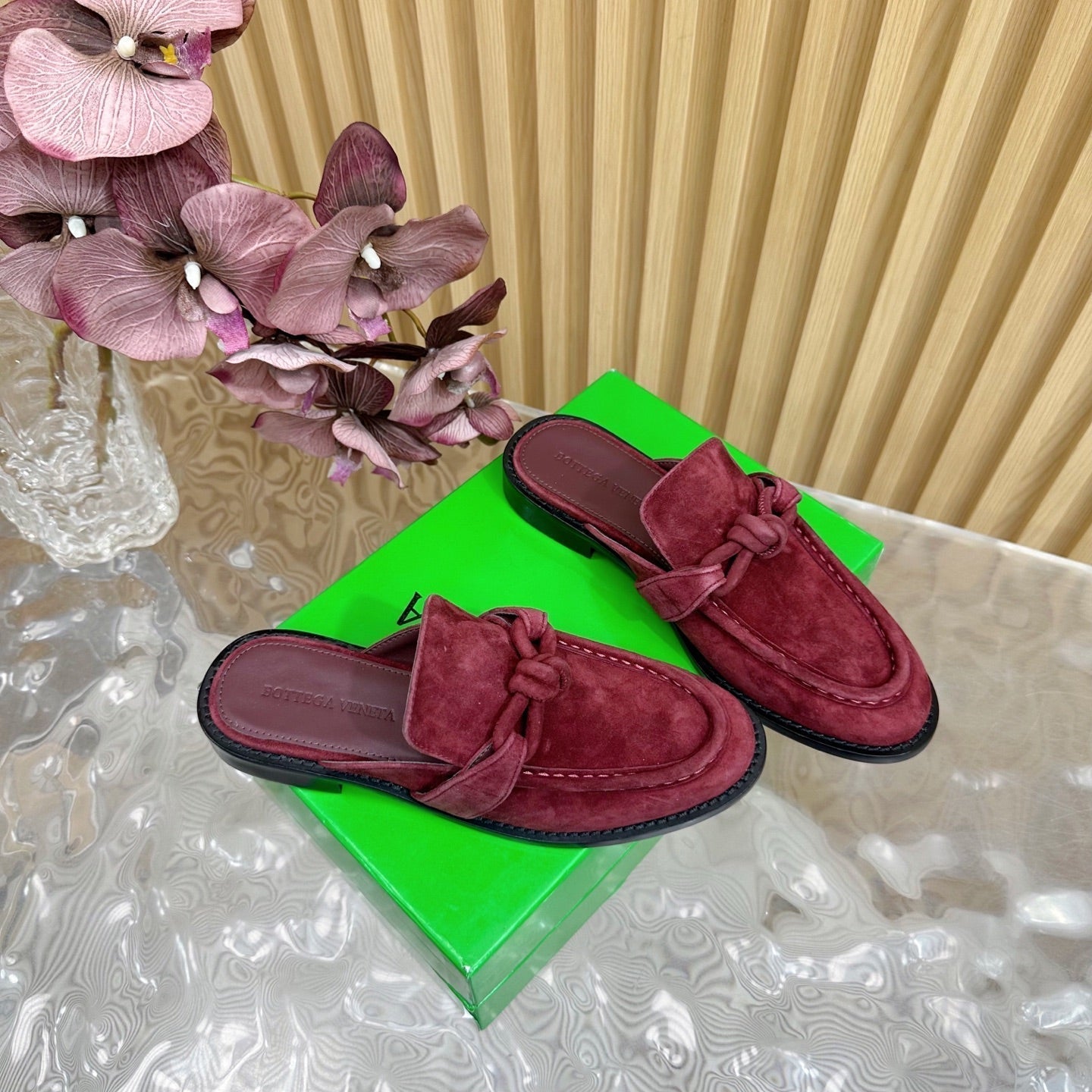 BOTTEGA VENETA OPEN-BACK LOAFER REALISED IN GARNET RED SUEDE