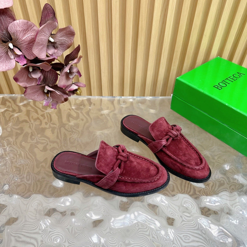 BOTTEGA VENETA OPEN-BACK LOAFER REALISED IN GARNET RED SUEDE
