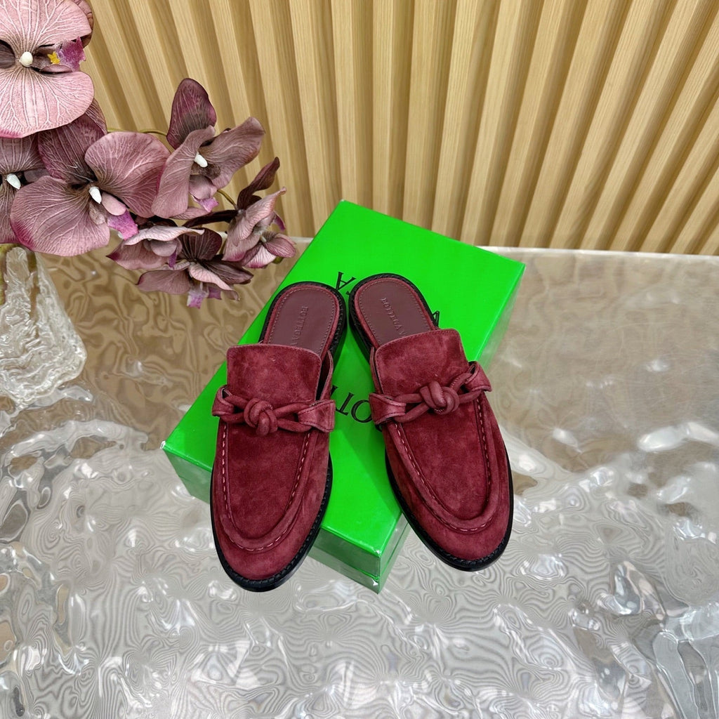 BOTTEGA VENETA OPEN-BACK LOAFER REALISED IN GARNET RED SUEDE