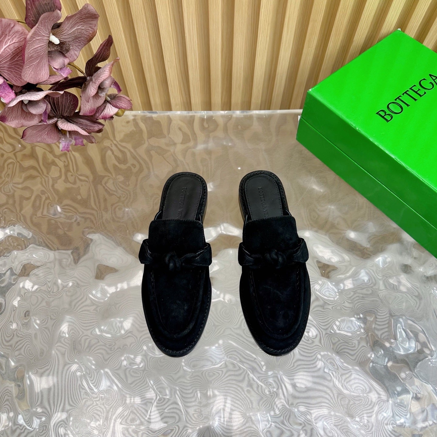 BOTTEGA VENETA OPEN-BACK LOAFER REALISED IN BLACK SUEDE