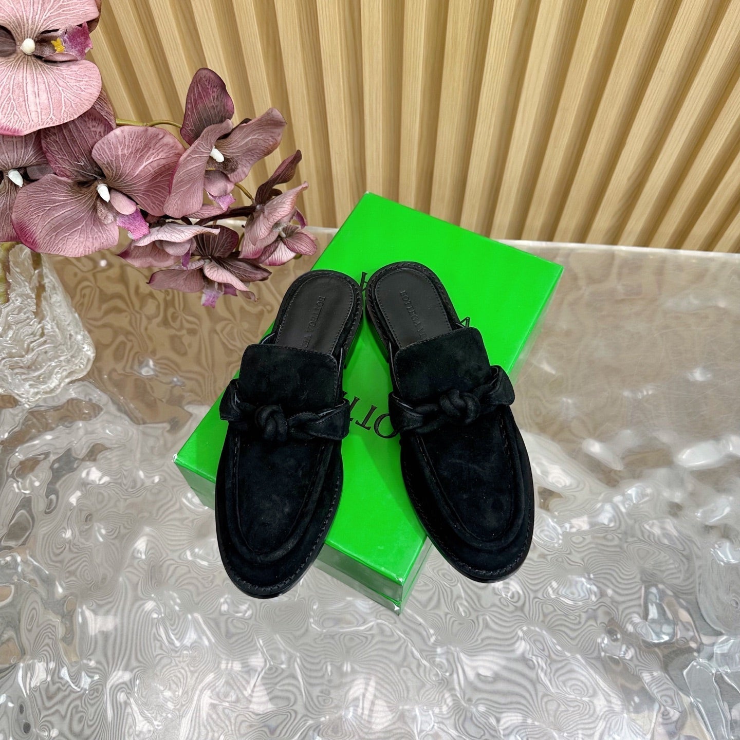 BOTTEGA VENETA OPEN-BACK LOAFER REALISED IN BLACK SUEDE