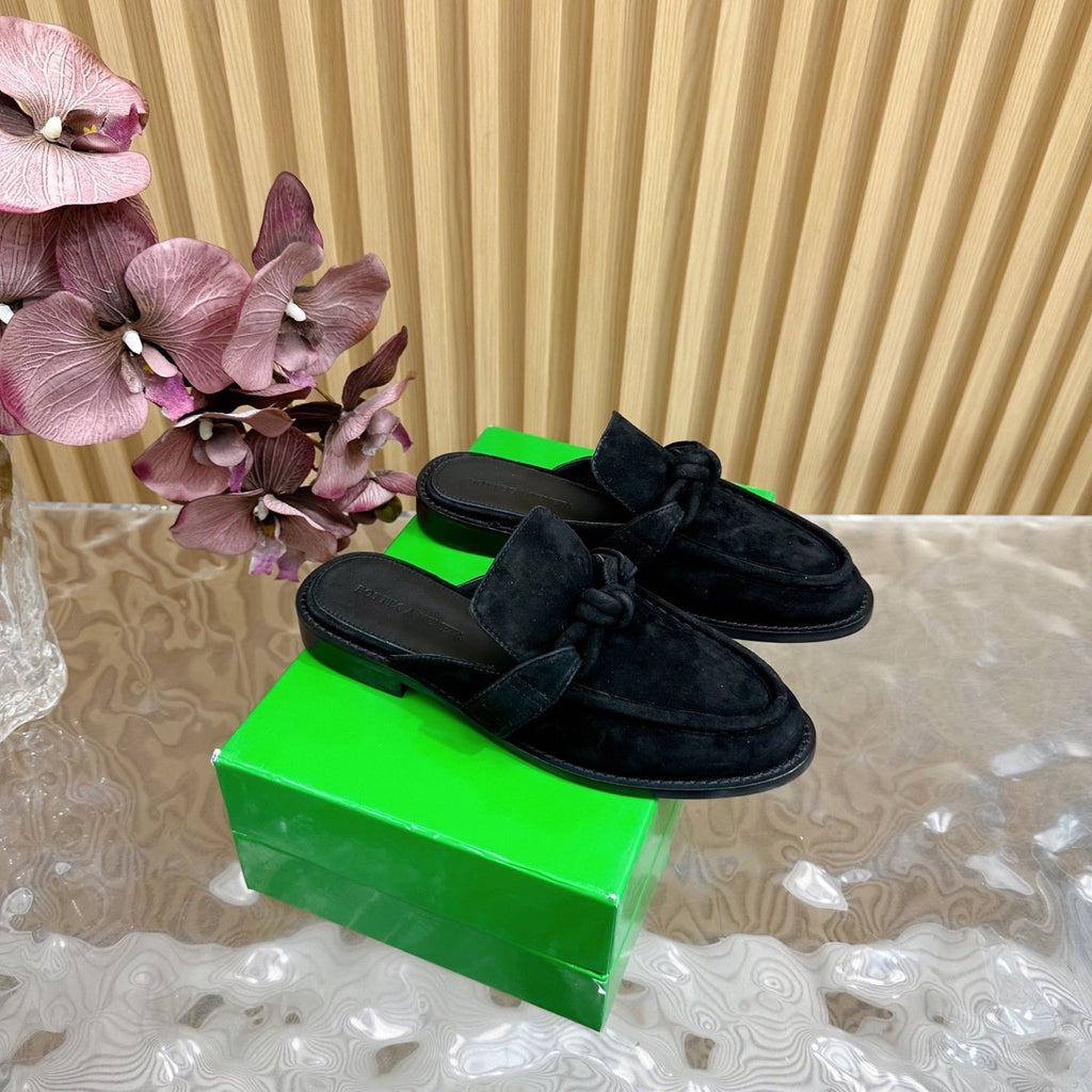 BOTTEGA VENETA OPEN-BACK LOAFER REALISED IN BLACK SUEDE
