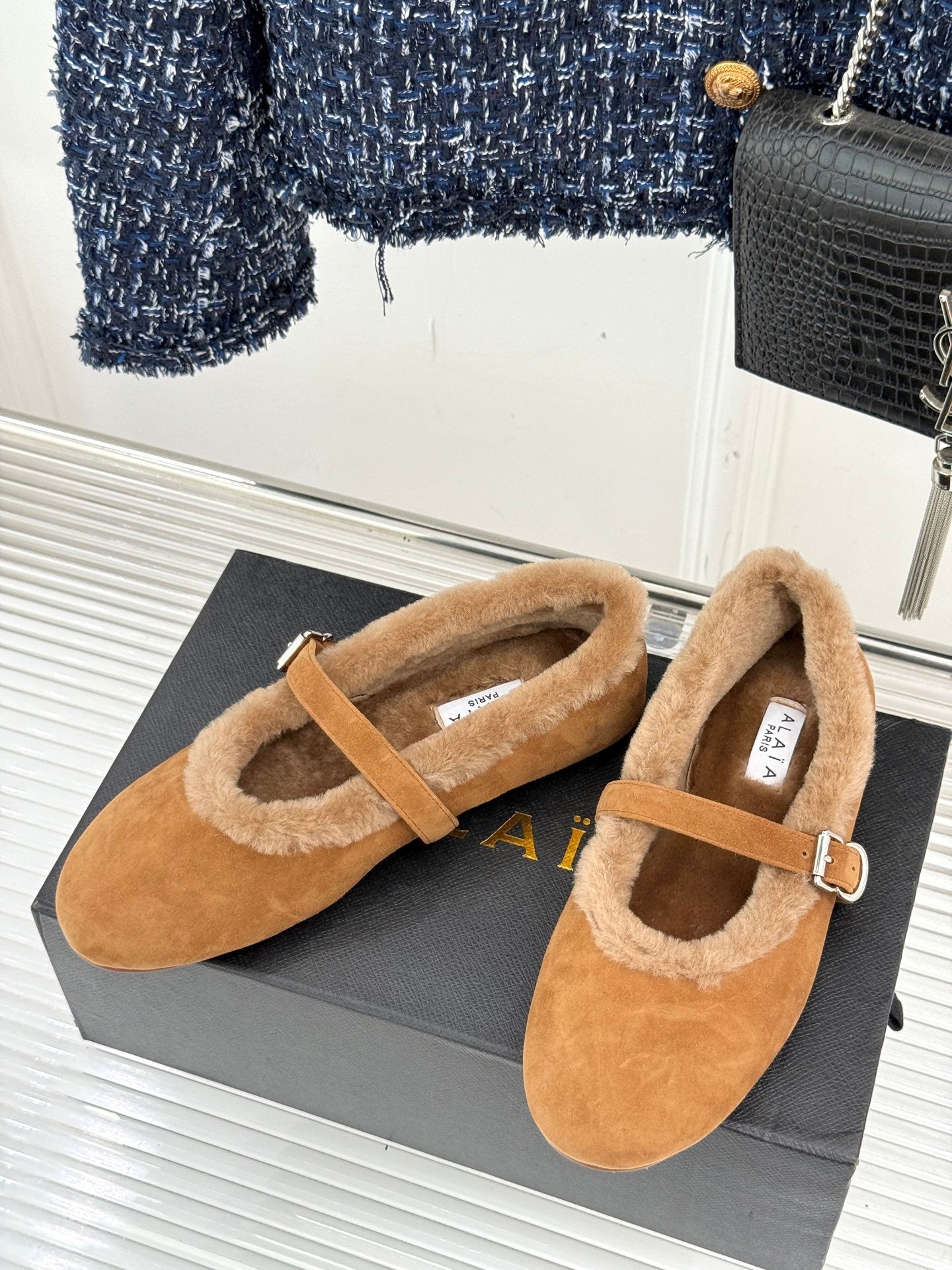 SHEARLING BALLET FLATS IN TAN BROWN SUEDE