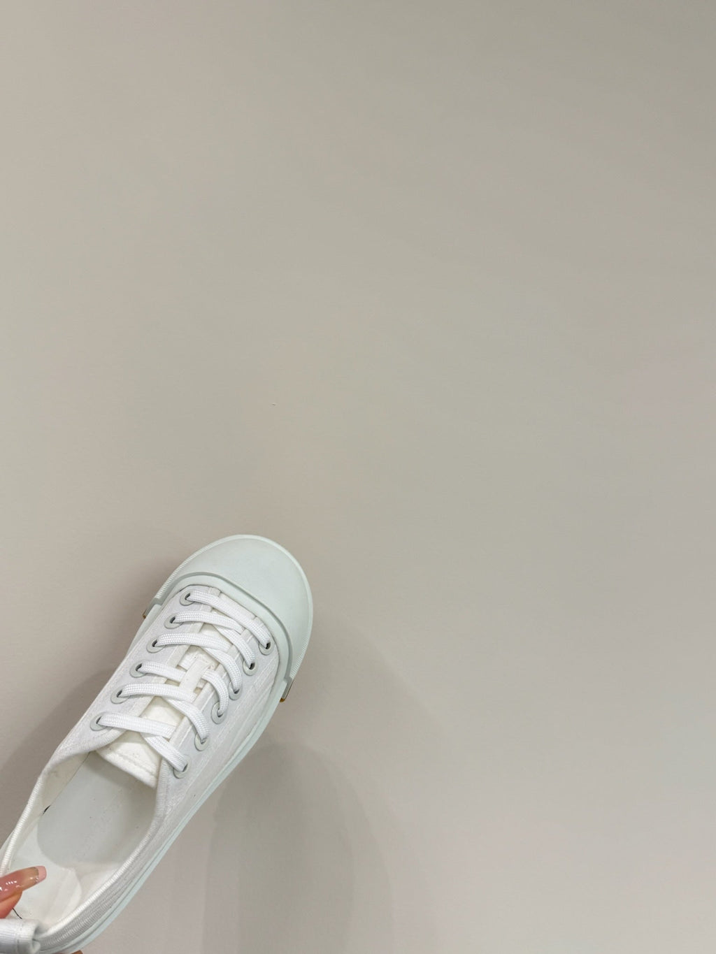 BOTTEGA VENETA VULCAN PLATFORM SNEAKER IN WHITE CANVAS AND LAMBSKIN