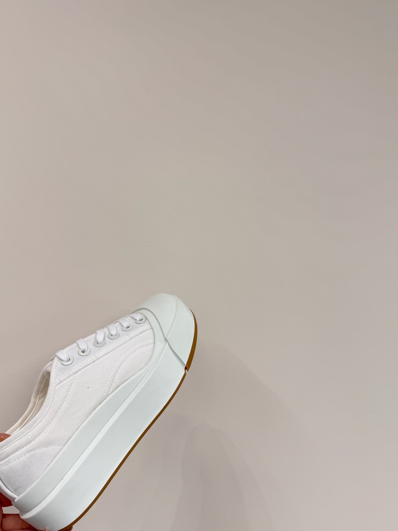 BOTTEGA VENETA VULCAN PLATFORM SNEAKER IN WHITE CANVAS AND LAMBSKIN