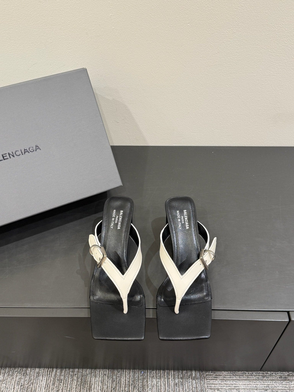 BALENCIAGA 25S HIGH-HEELED FLIP-FLOPS IN WHITE MIX BLACK CALFSKIN WITH SILVER HARDWARE