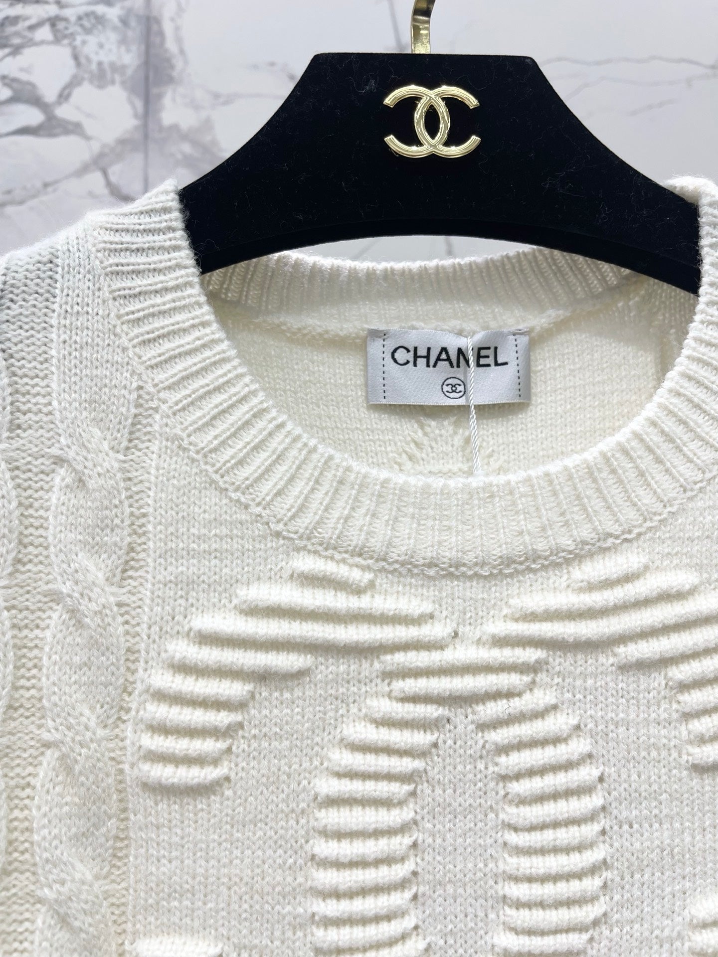 CHANEL 26S LONG-SLEEVE CREWNECK SWEATER 667