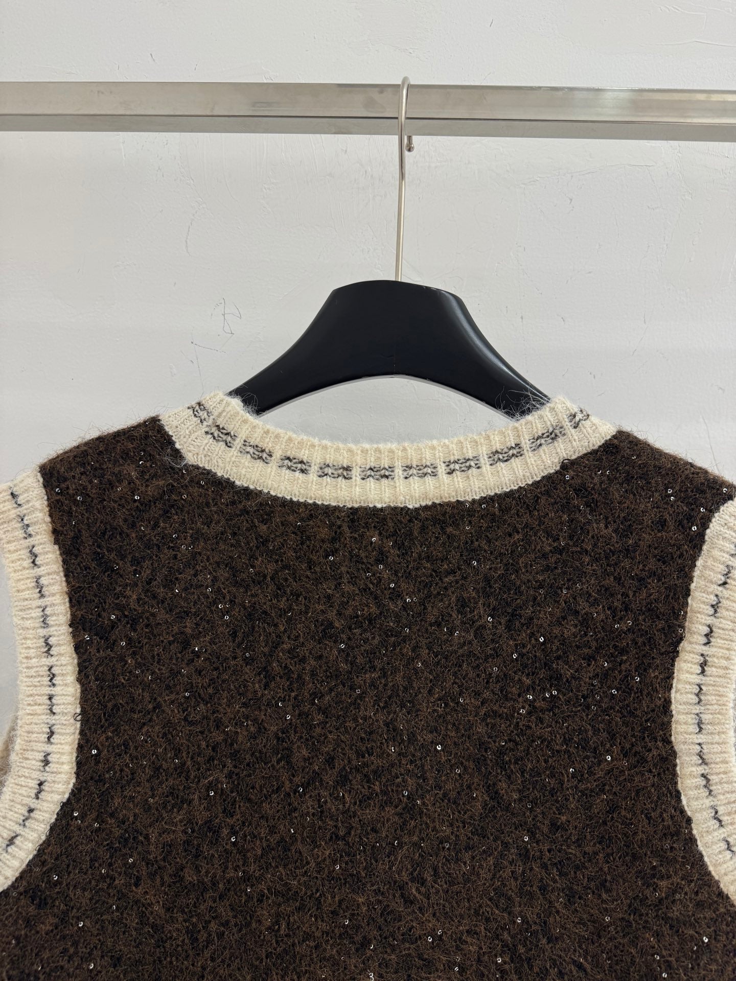 CHANEL 26S SLEEVELESS KNIT BLAZER 741