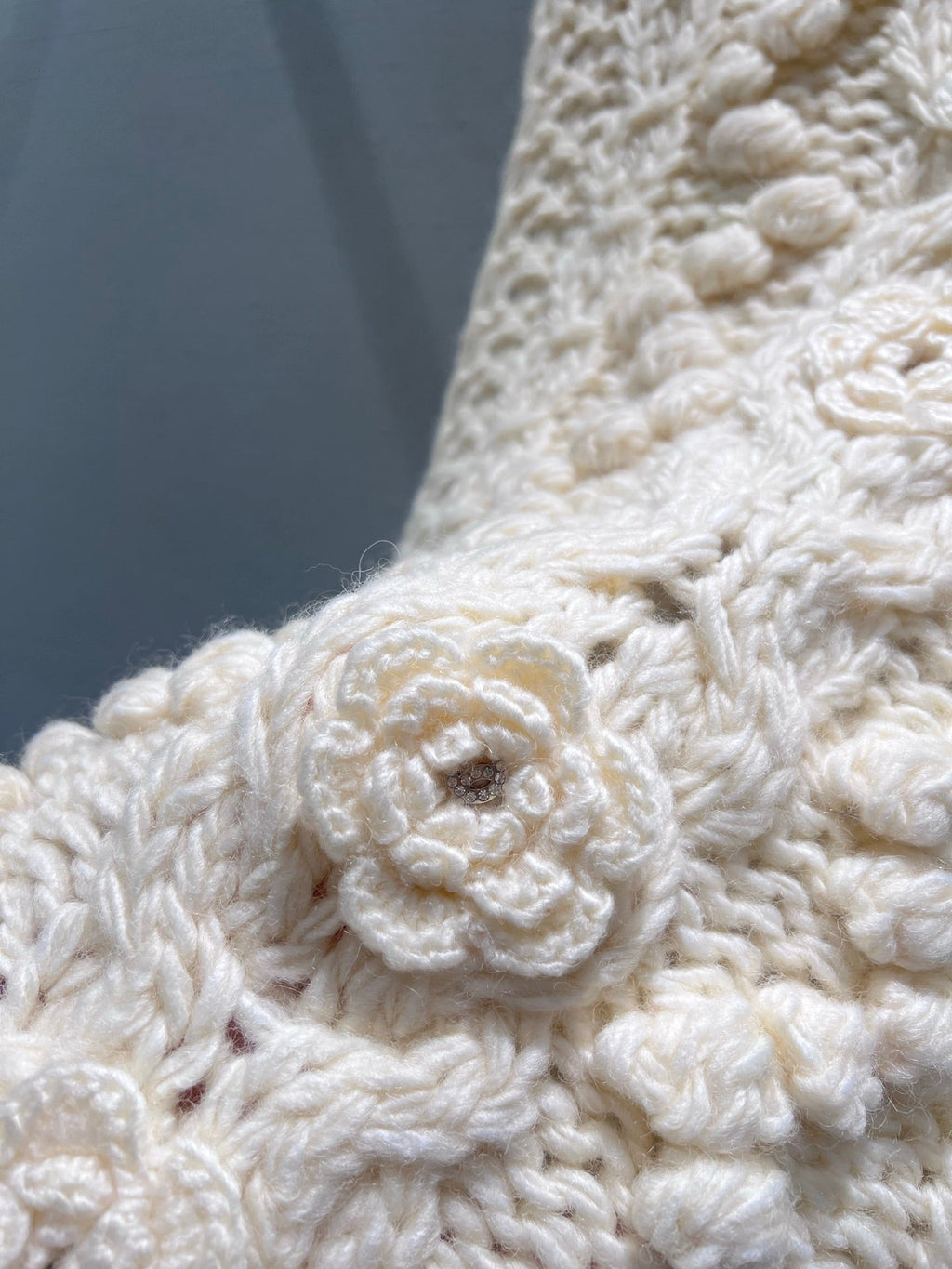 CHANEL 25S FLORAL KNITTED VEST 300