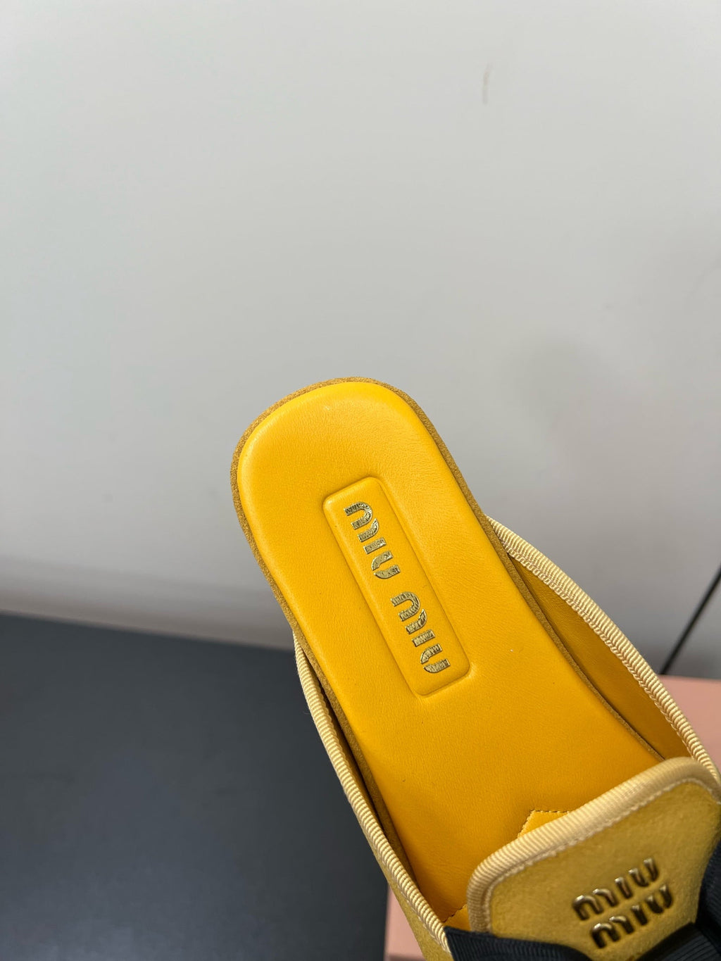 BOW MULES IN DUST YELLOW SUEDE