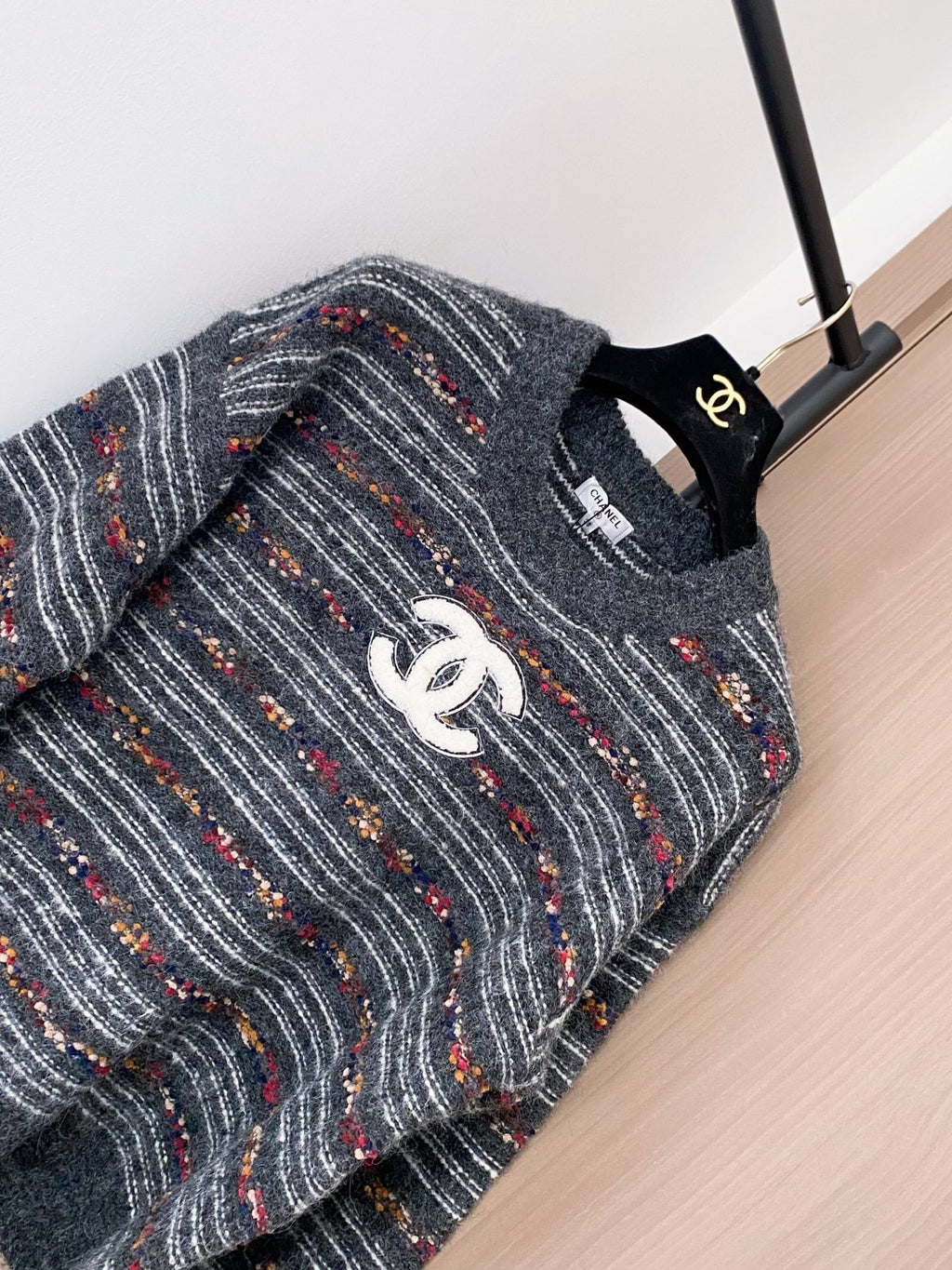 CHANEL 25S LONG-SLEEVE SWEATER 535