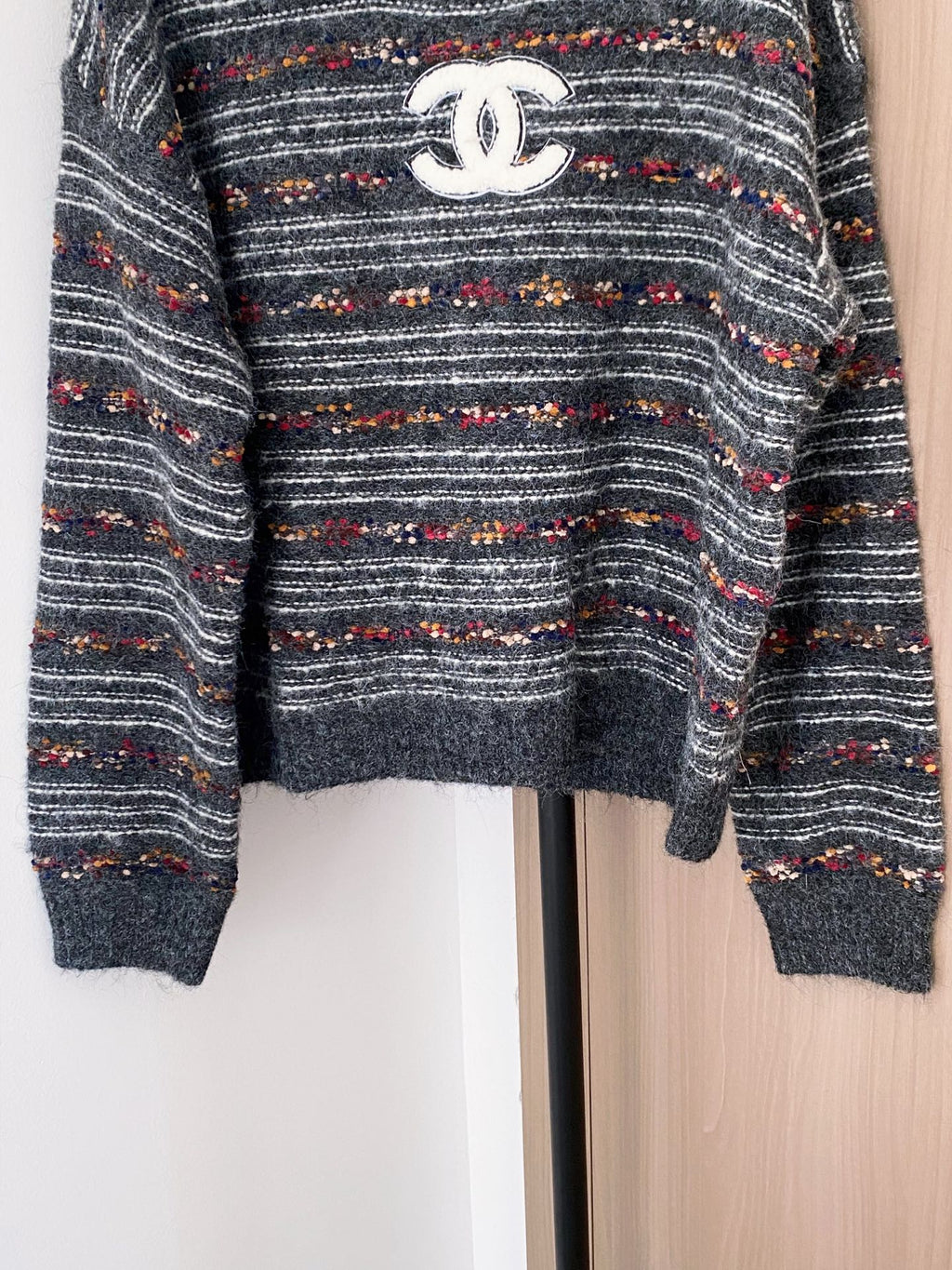 CHANEL 25S LONG-SLEEVE SWEATER 535