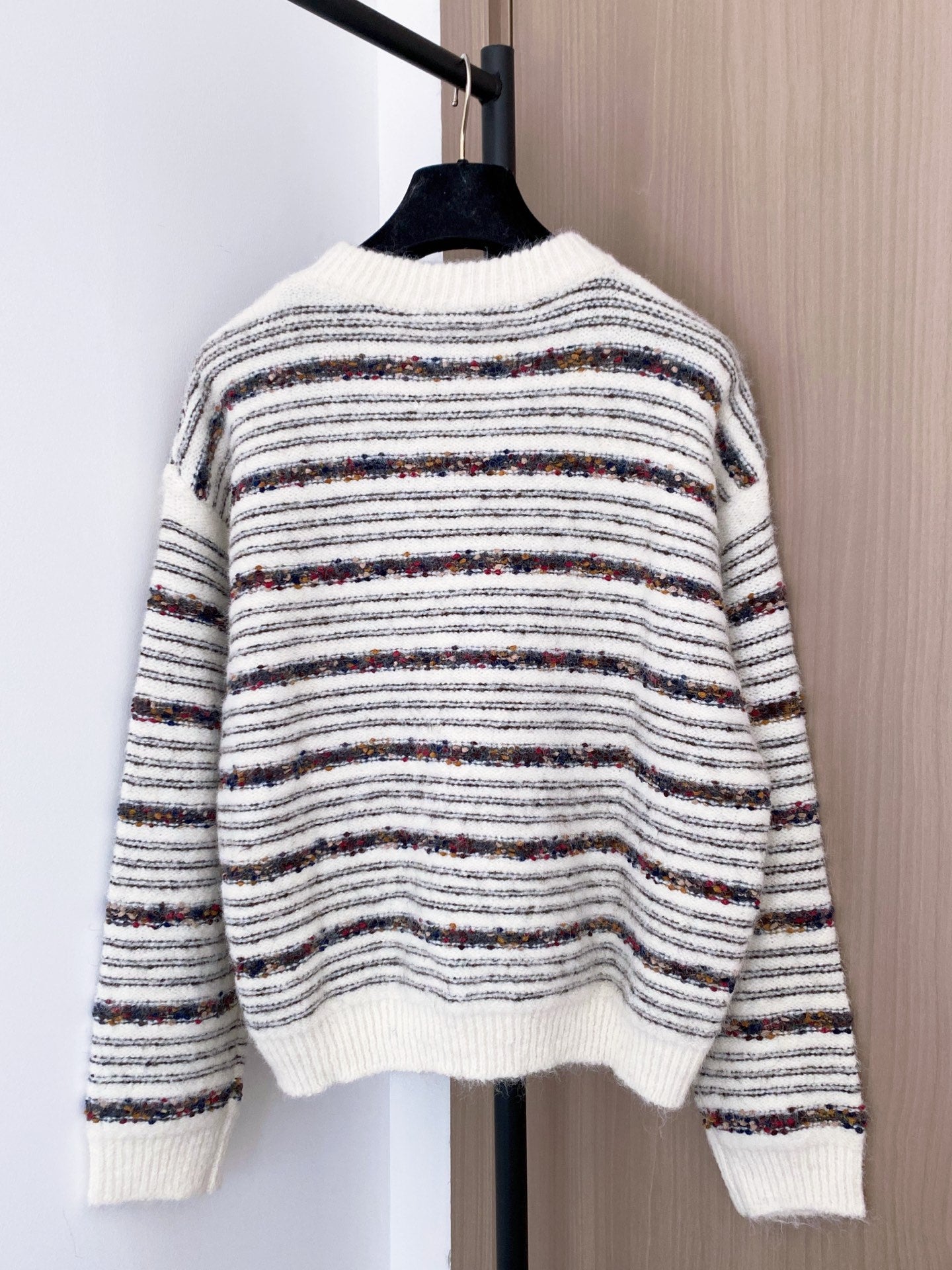 CHANEL 25S LONG-SLEEVE SWEATER 534